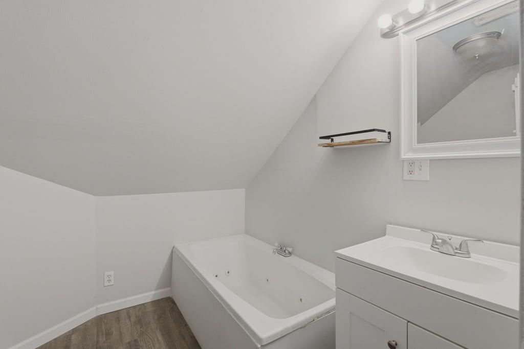 641 N Green St. Property Photo 18