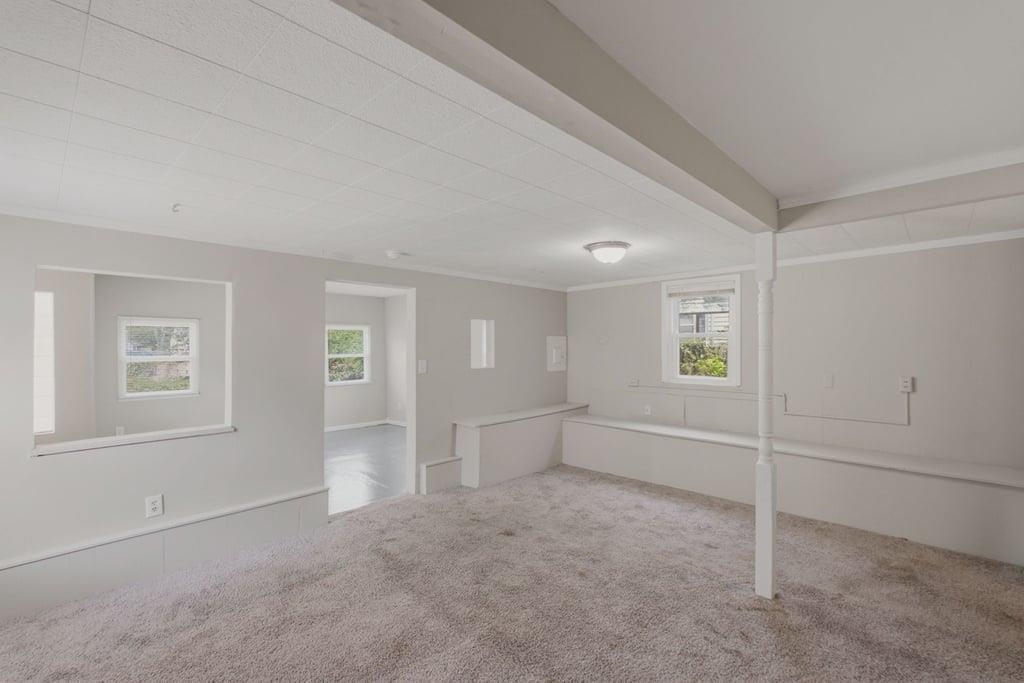 641 N Green St. Property Photo 21