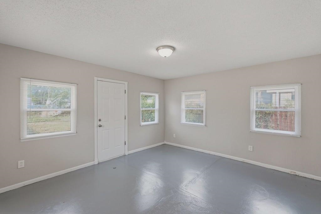 641 N Green St. Property Photo 24