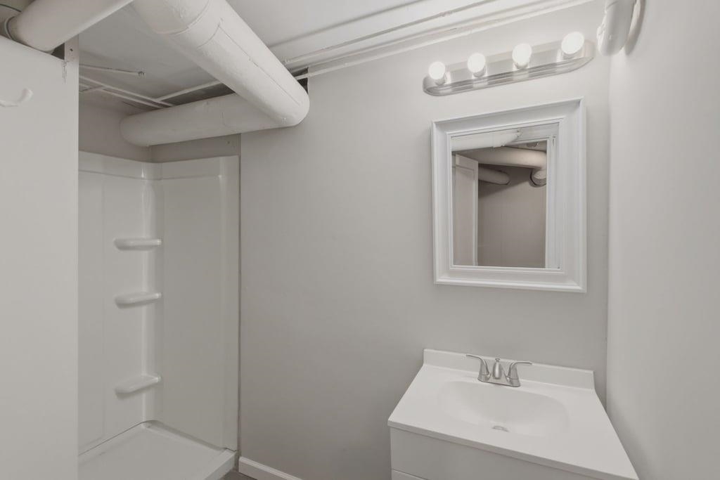 641 N Green St. Property Photo 25