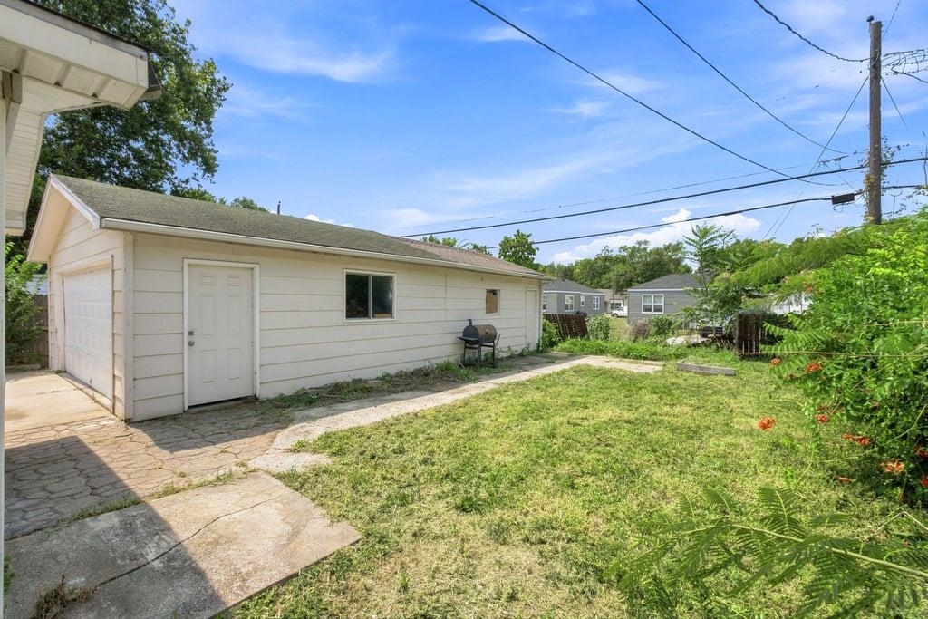 641 N Green St. Property Photo 31