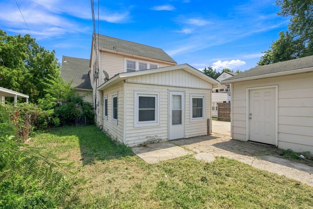 641 N Green St. Property Photo 32