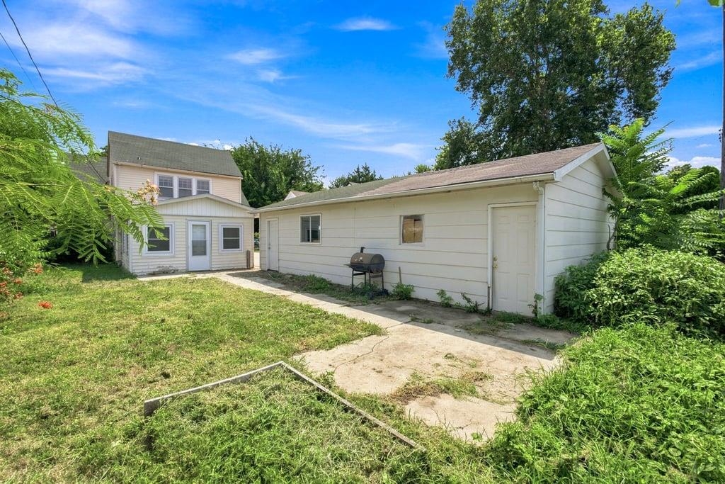 641 N Green St. Property Photo 33