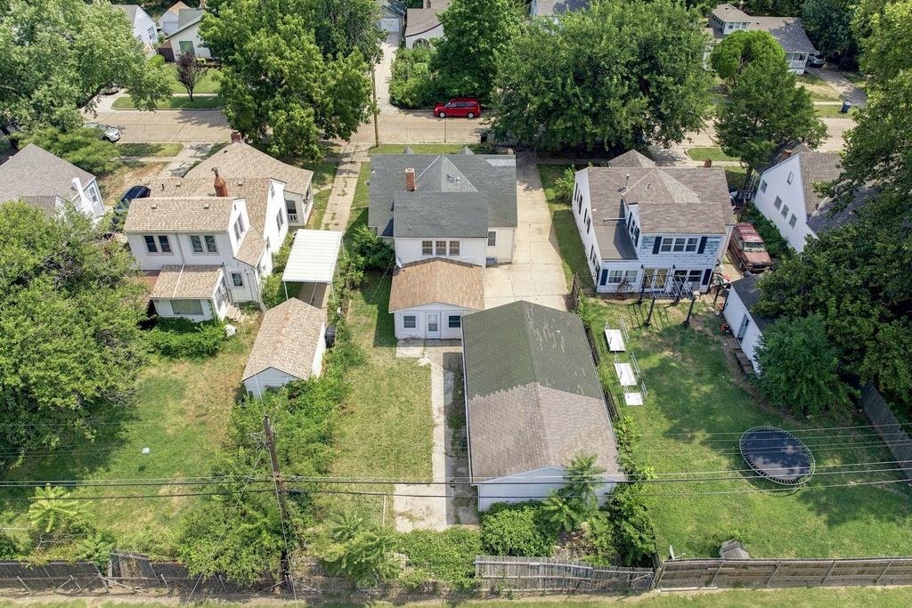 641 N Green St. Property Photo 35