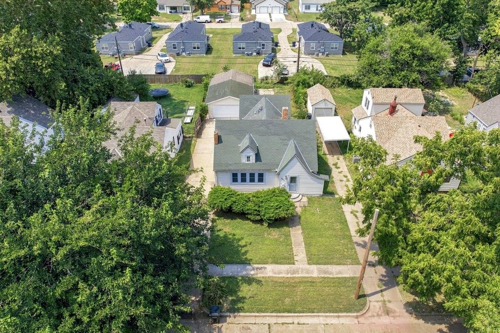 641 N Green St. Property Photo 36