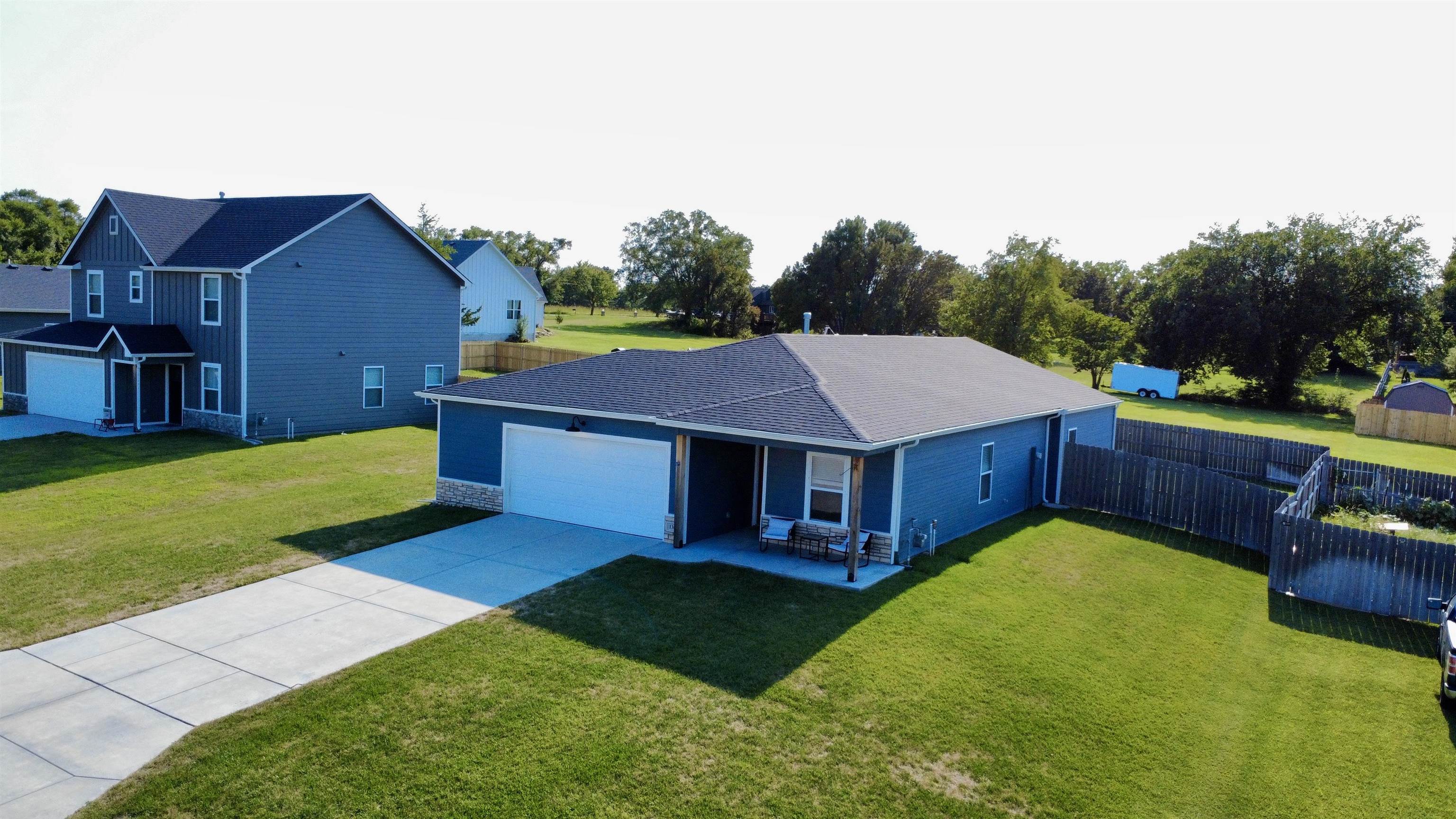 1305 Skyview Dr. Property Photo 2