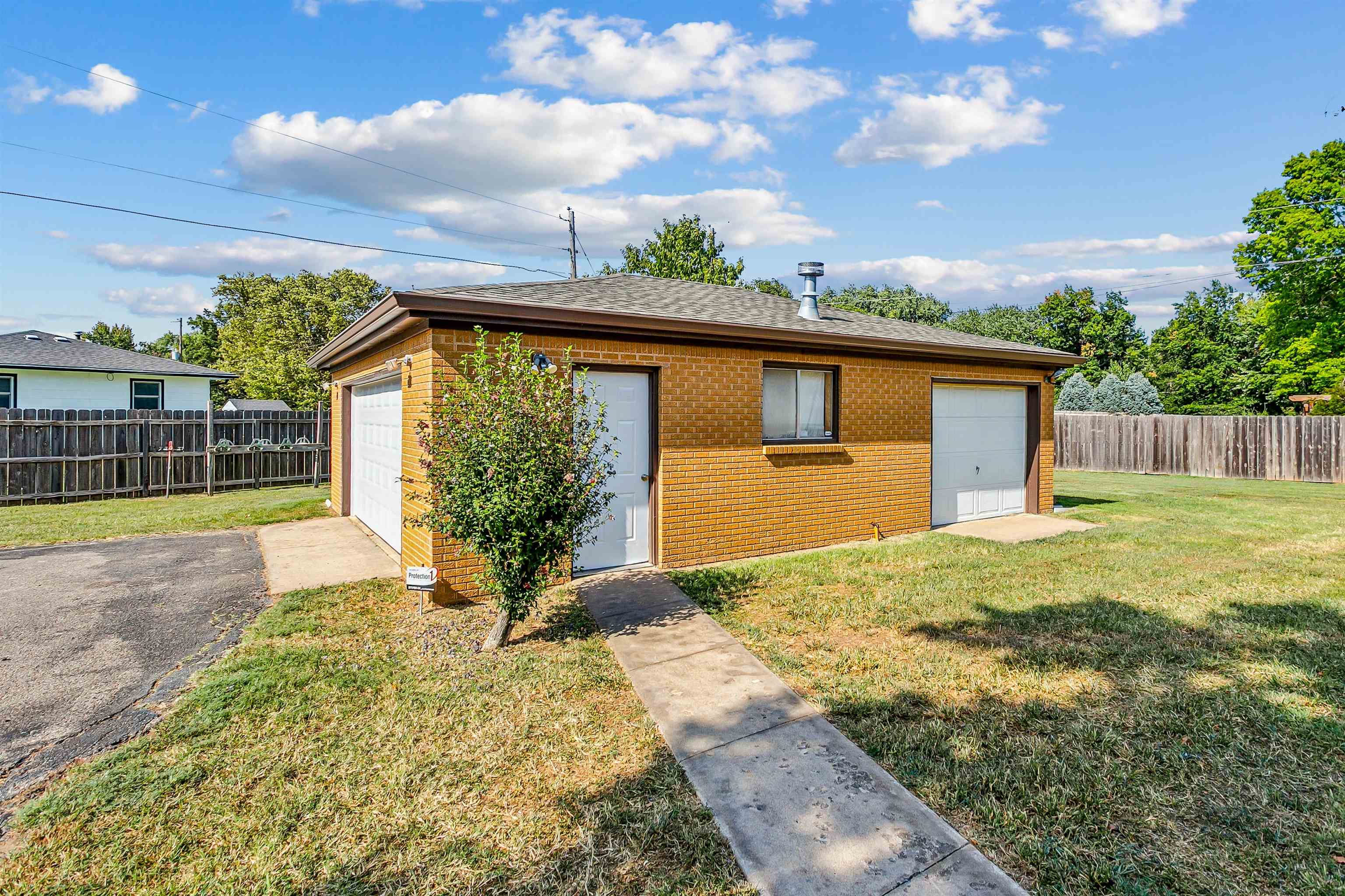 6900 W Hollywood Property Photo 24