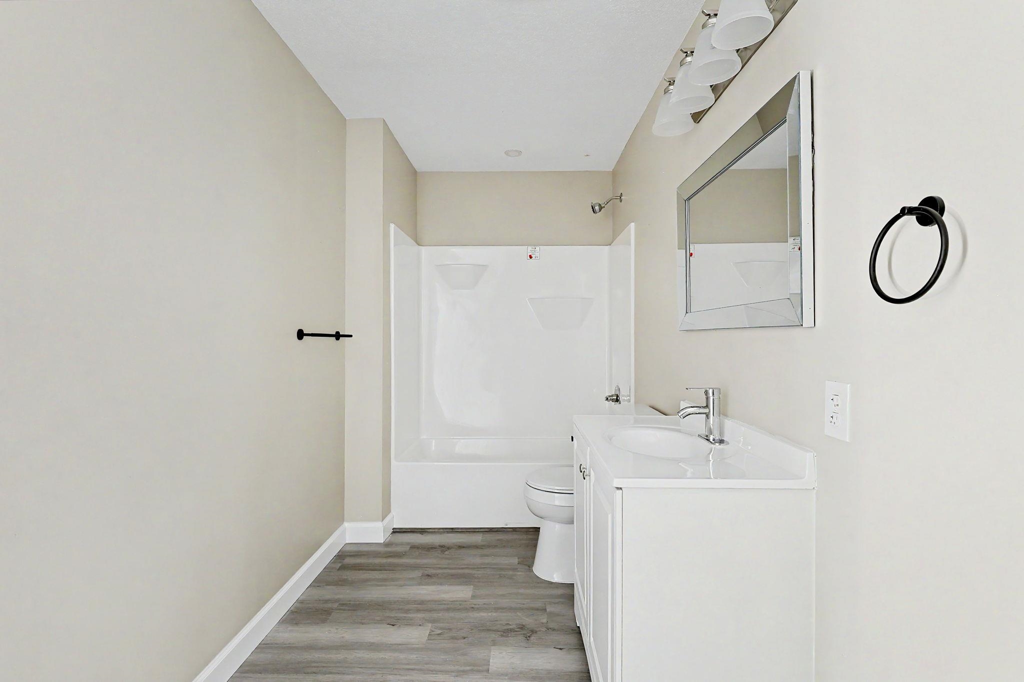 505 S Mccomas St Property Photo 23
