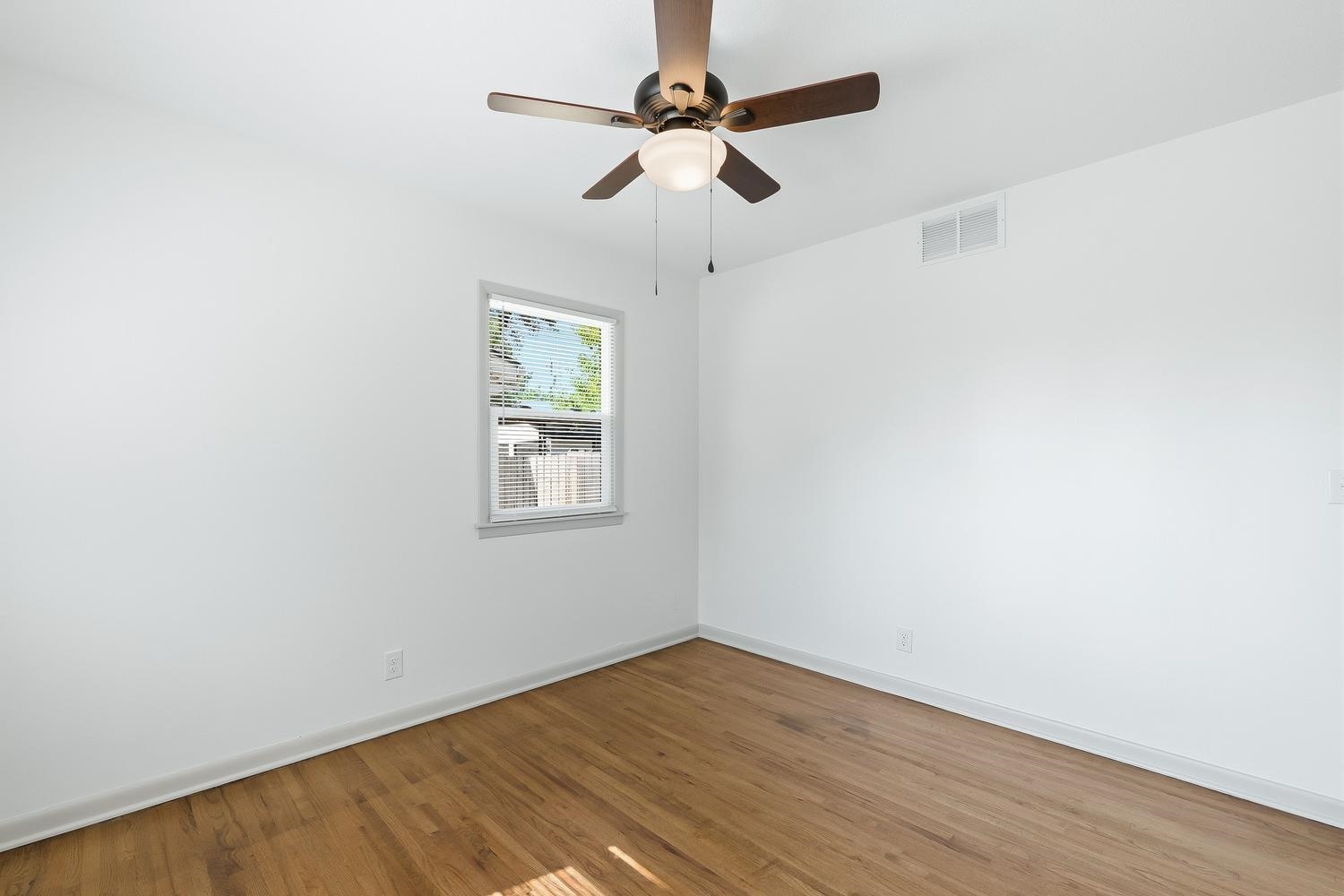 2031 N Kessler Property Photo 22