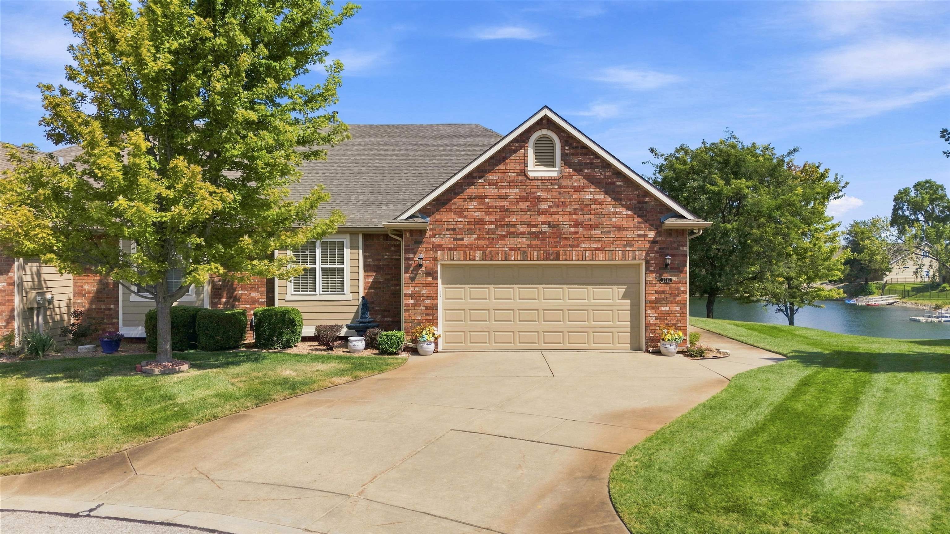 2315 N Lakeway Ct Property Image