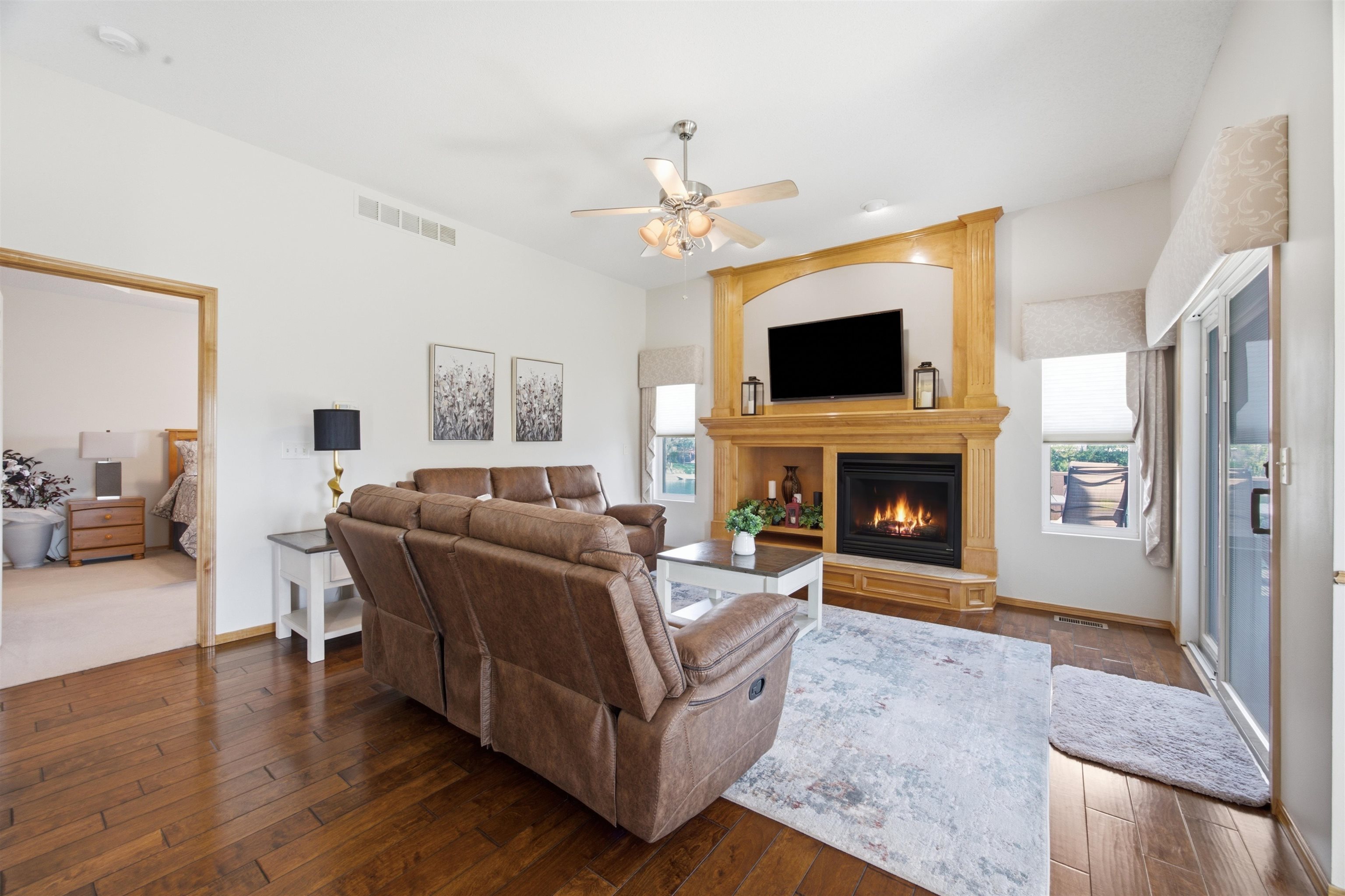 2315 N Lakeway Ct Property Photo 3