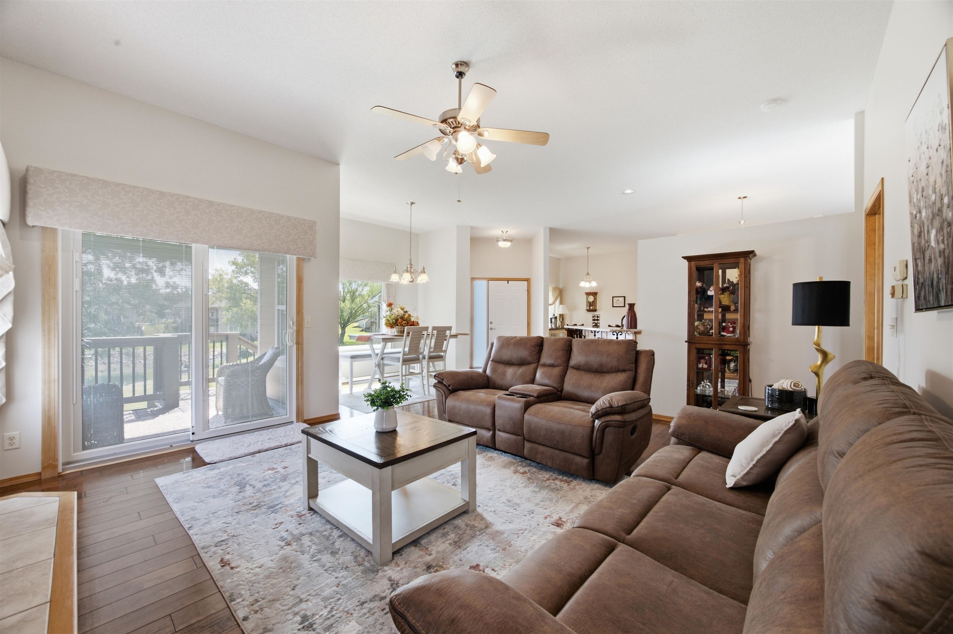 2315 N Lakeway Ct Property Photo 6