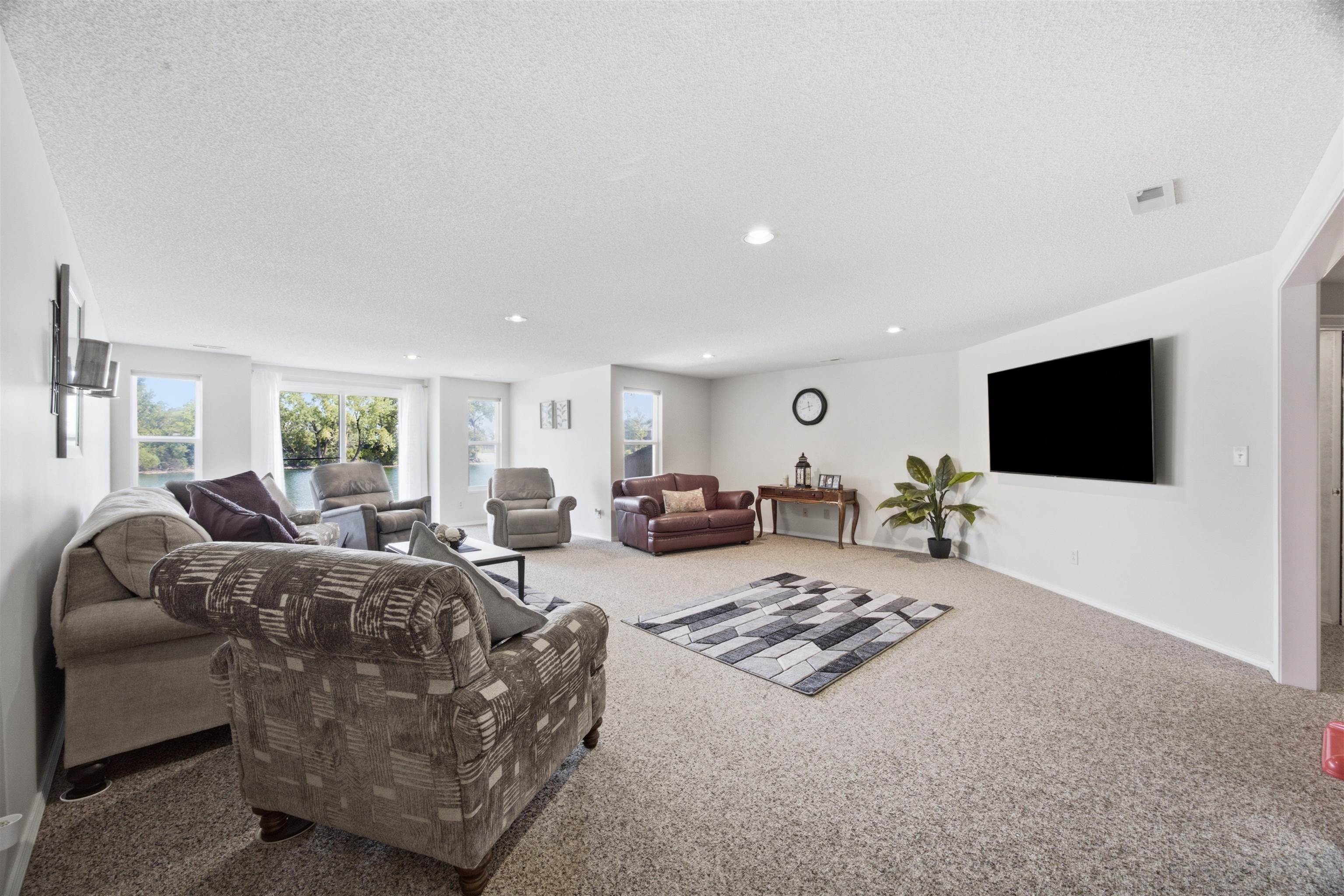2315 N Lakeway Ct Property Photo 19