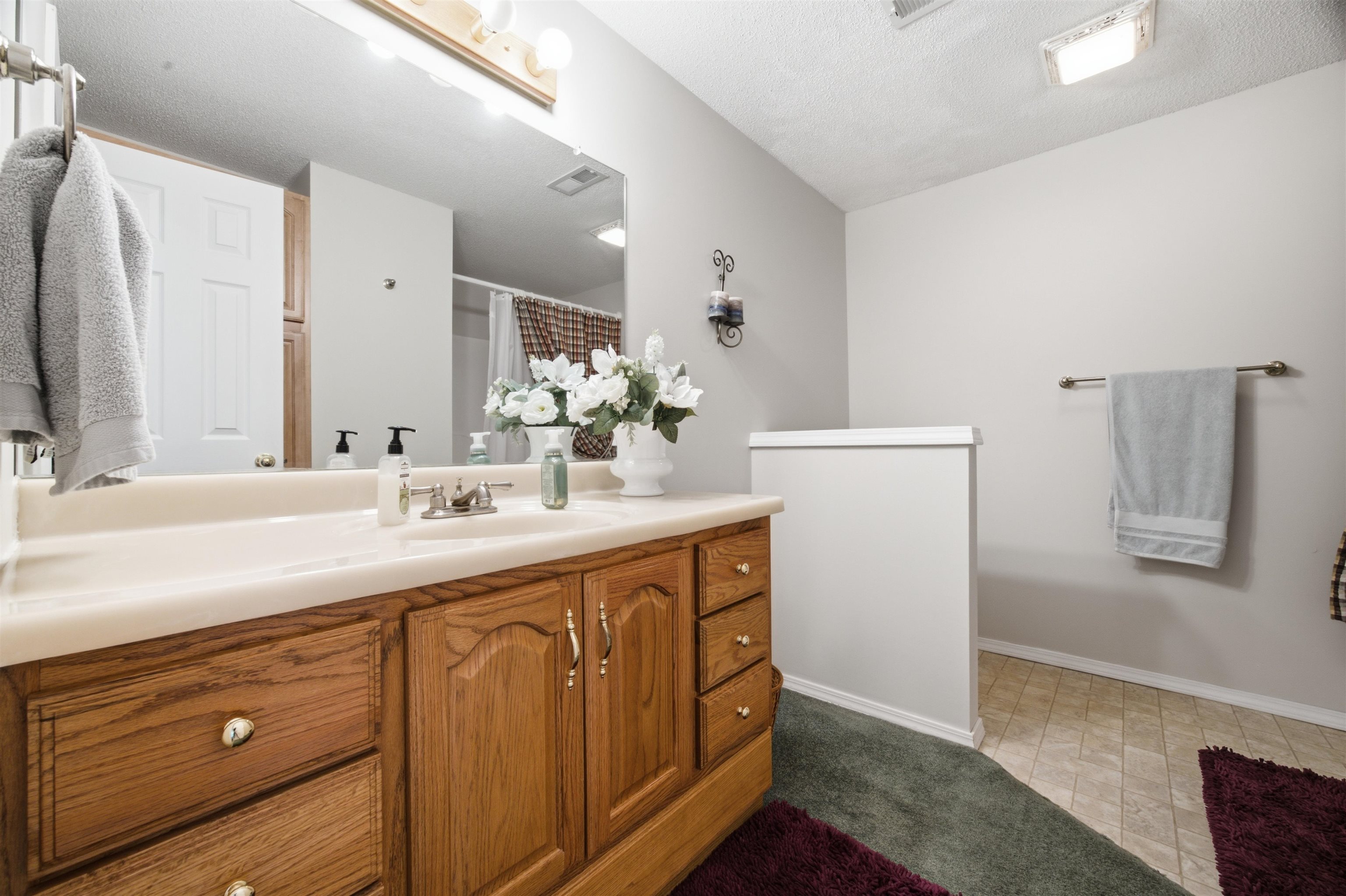 2315 N Lakeway Ct Property Photo 23