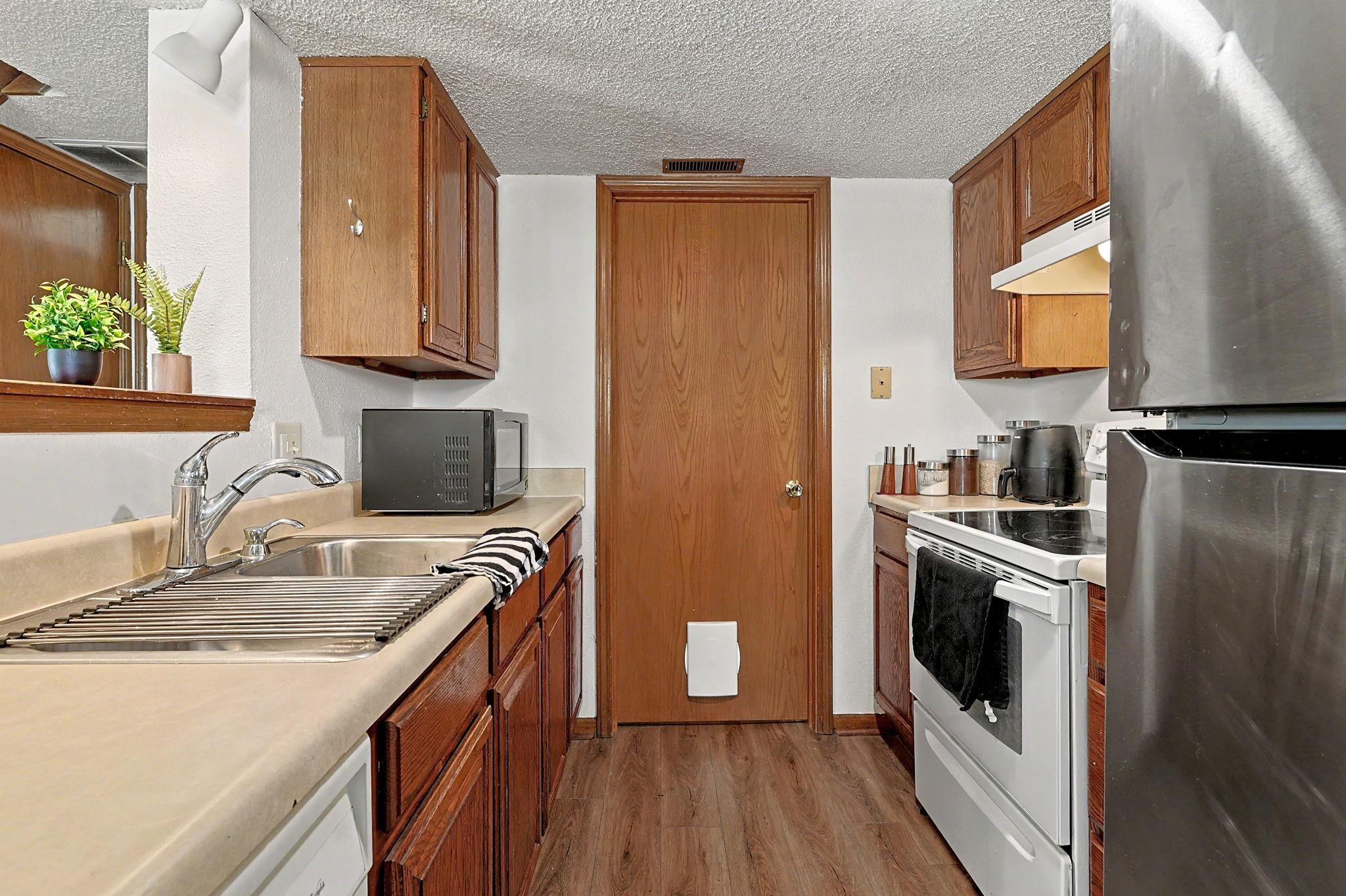 1717 S Cypress St Property Photo 21
