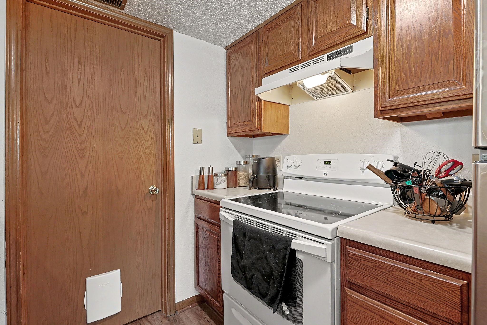 1717 S Cypress St Property Photo 23