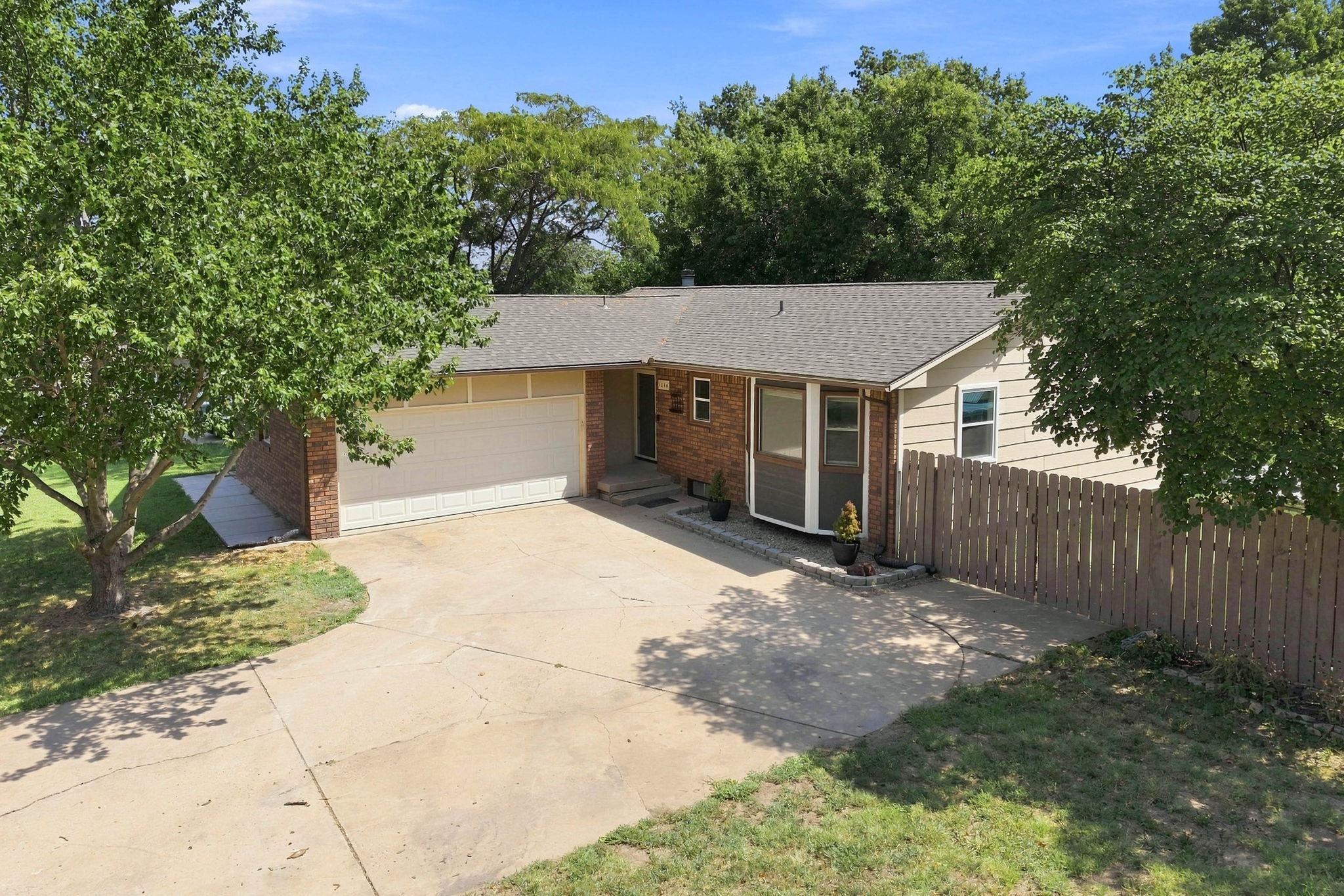 1210 N Morris Property Photo 10