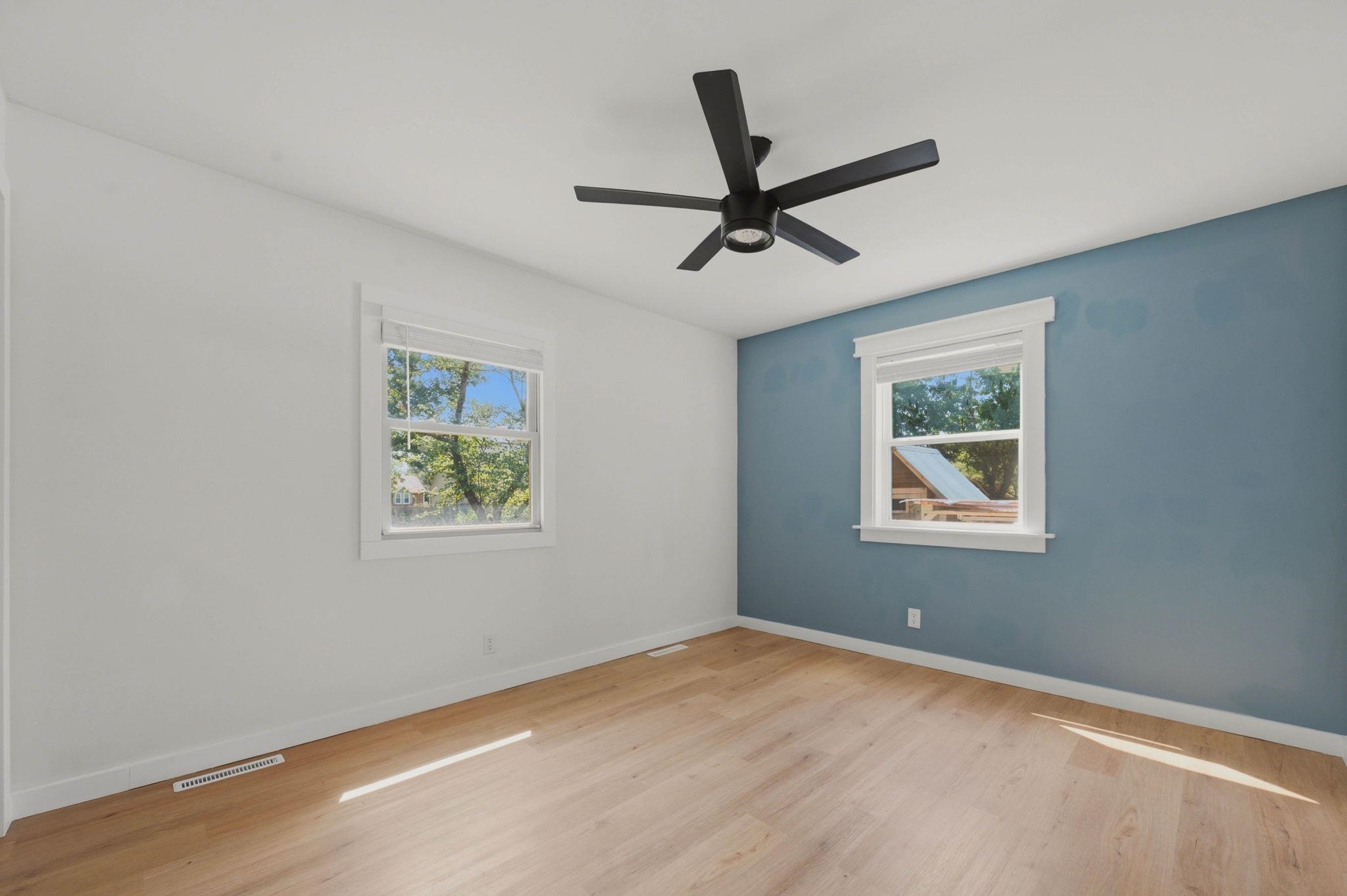 1210 N Morris Property Photo 23