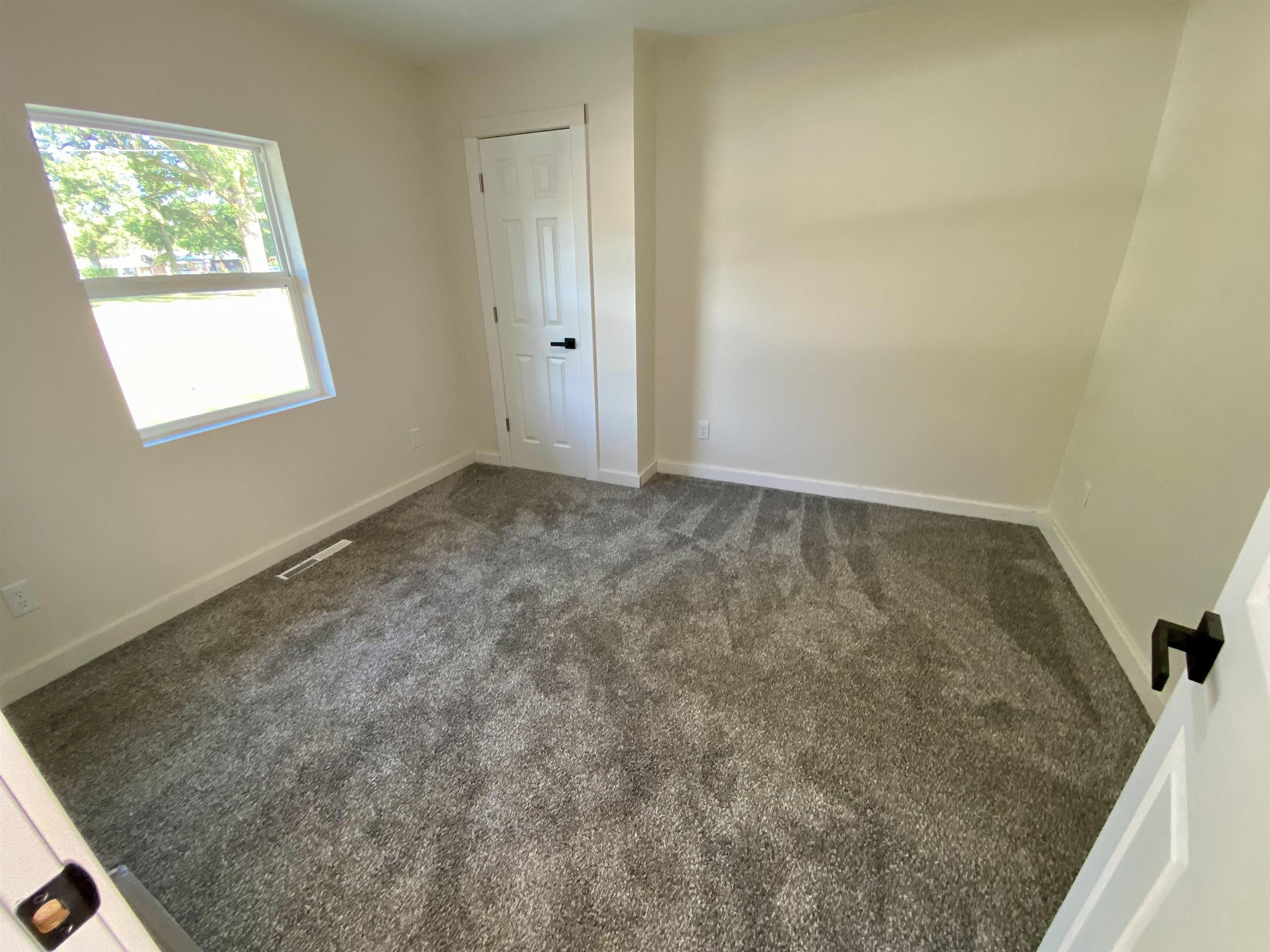 720 N Elm Property Photo 21