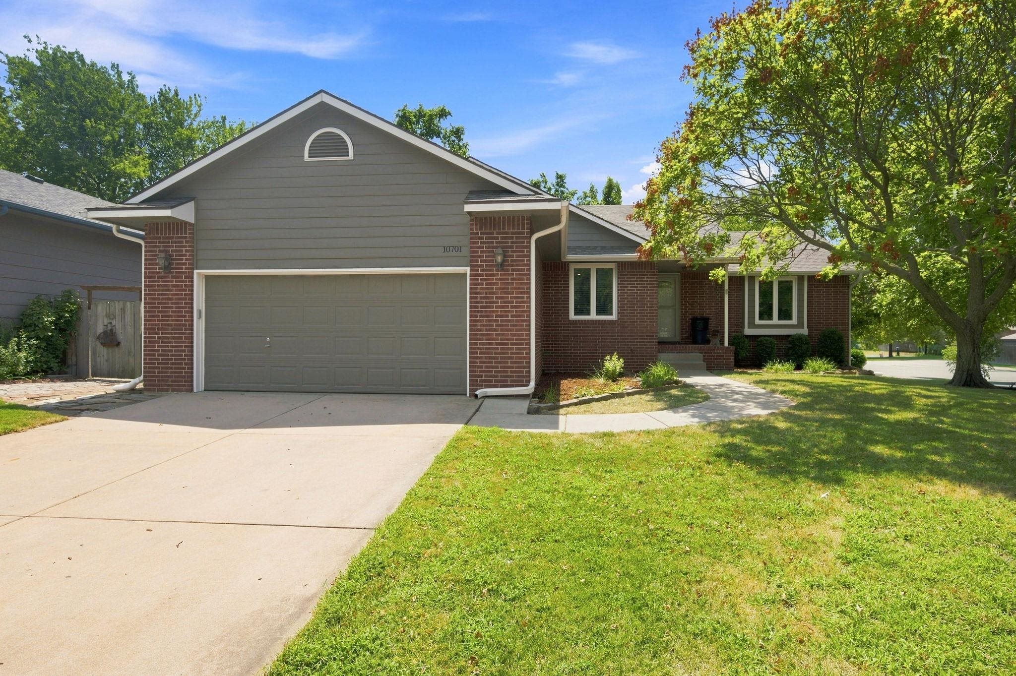 10701 W Westport Property Photo 1