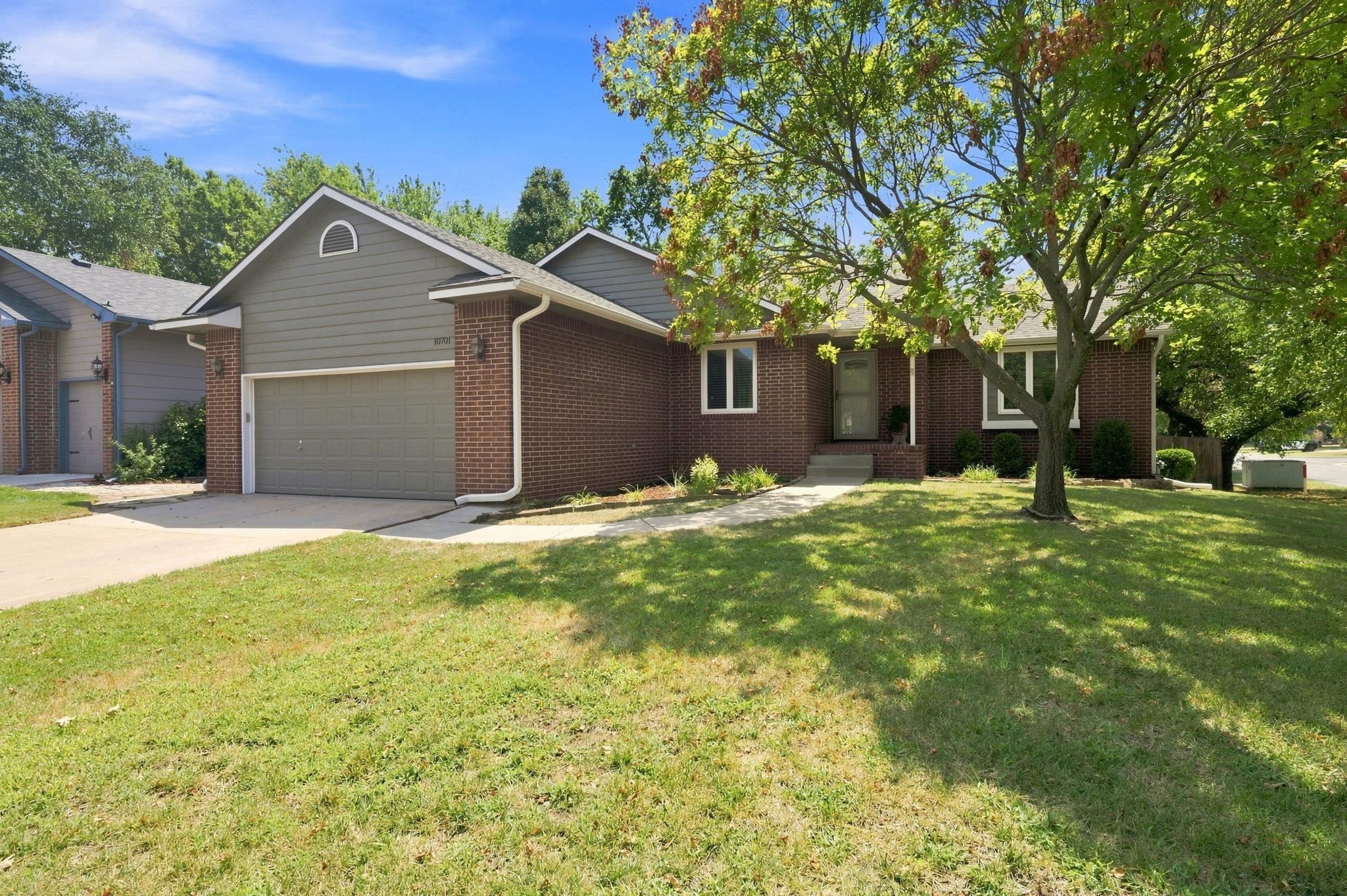 10701 W Westport Property Photo 3