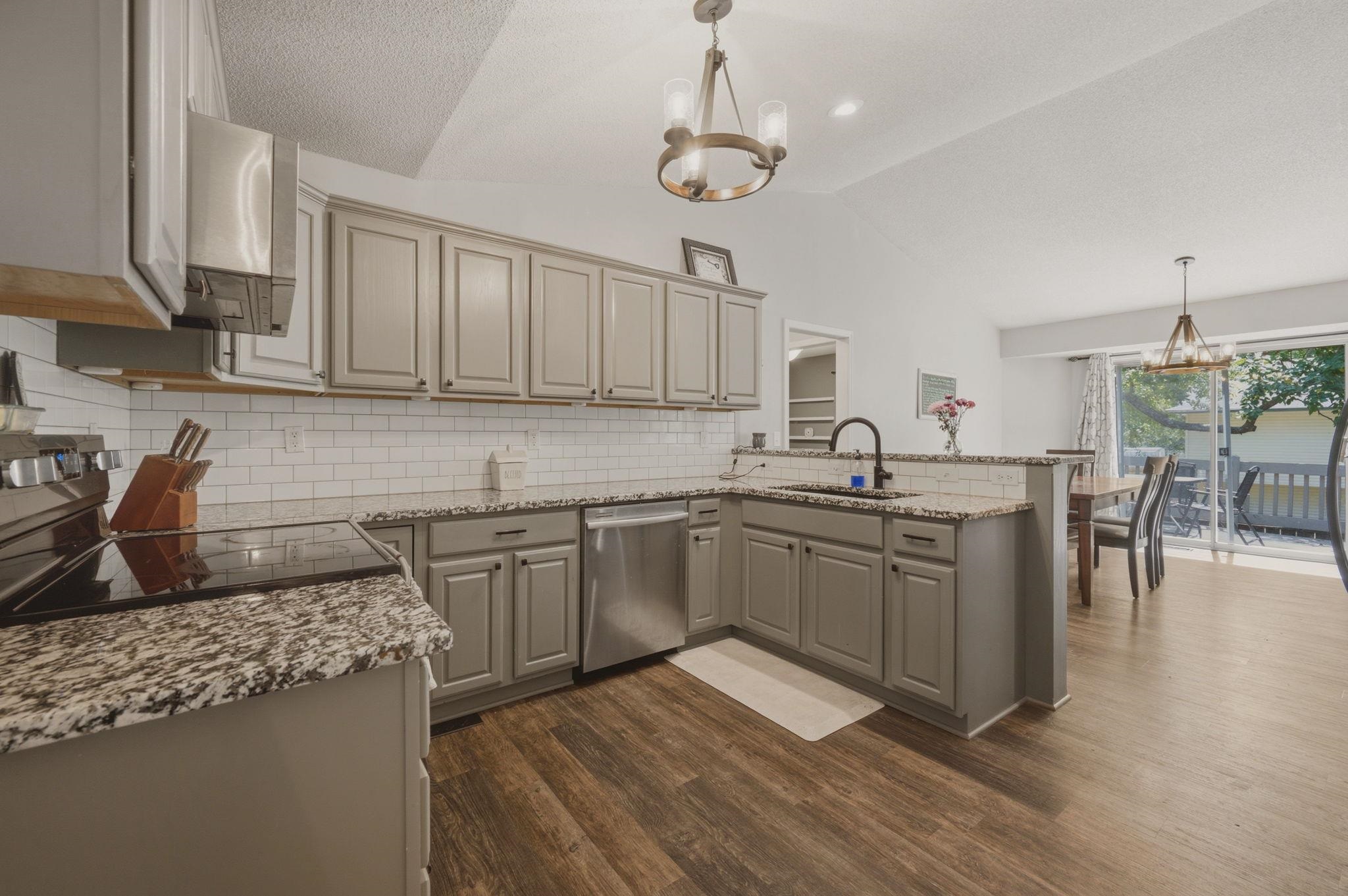 10701 W Westport Property Photo 9