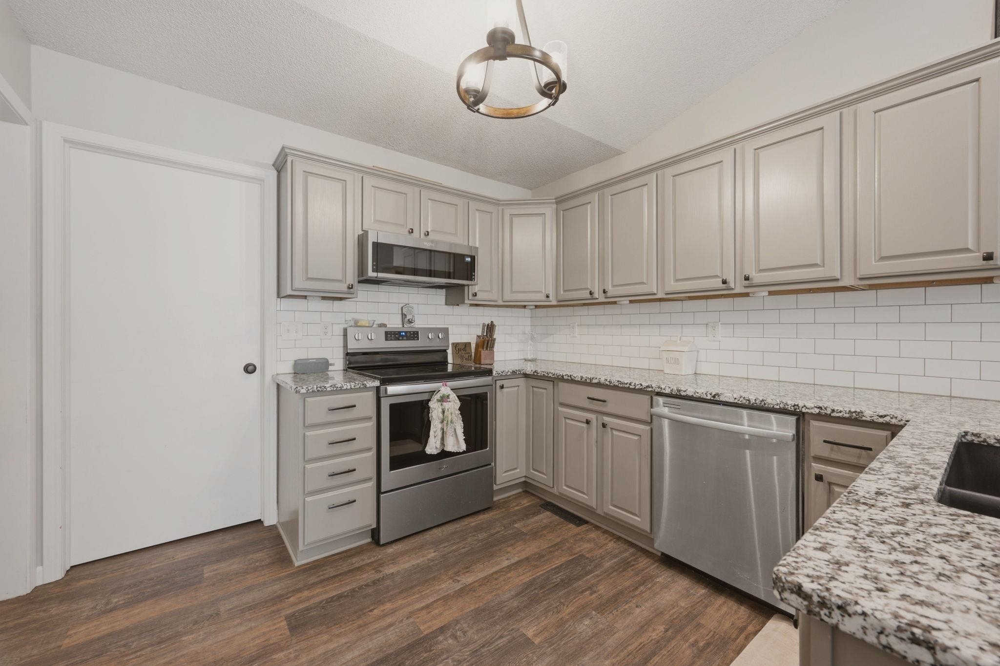 10701 W Westport Property Photo 10