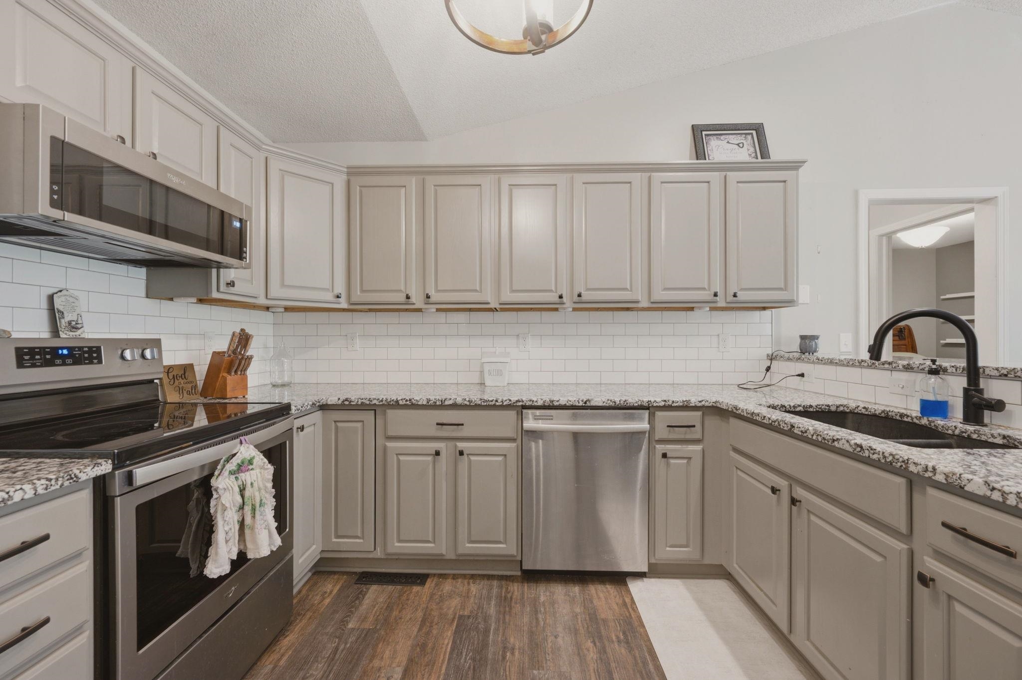 10701 W Westport Property Photo 11