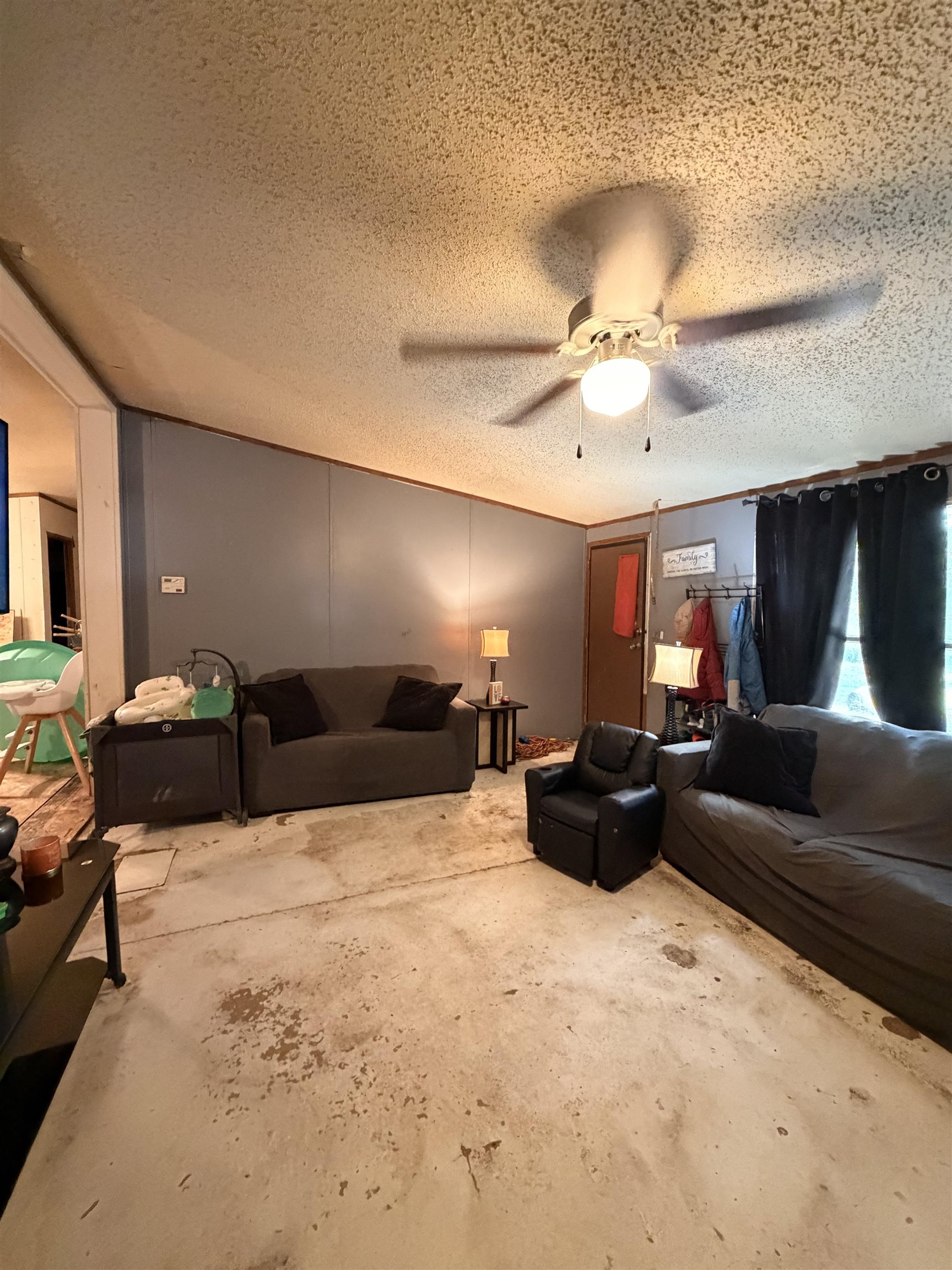131 W Daniel Property Photo 5