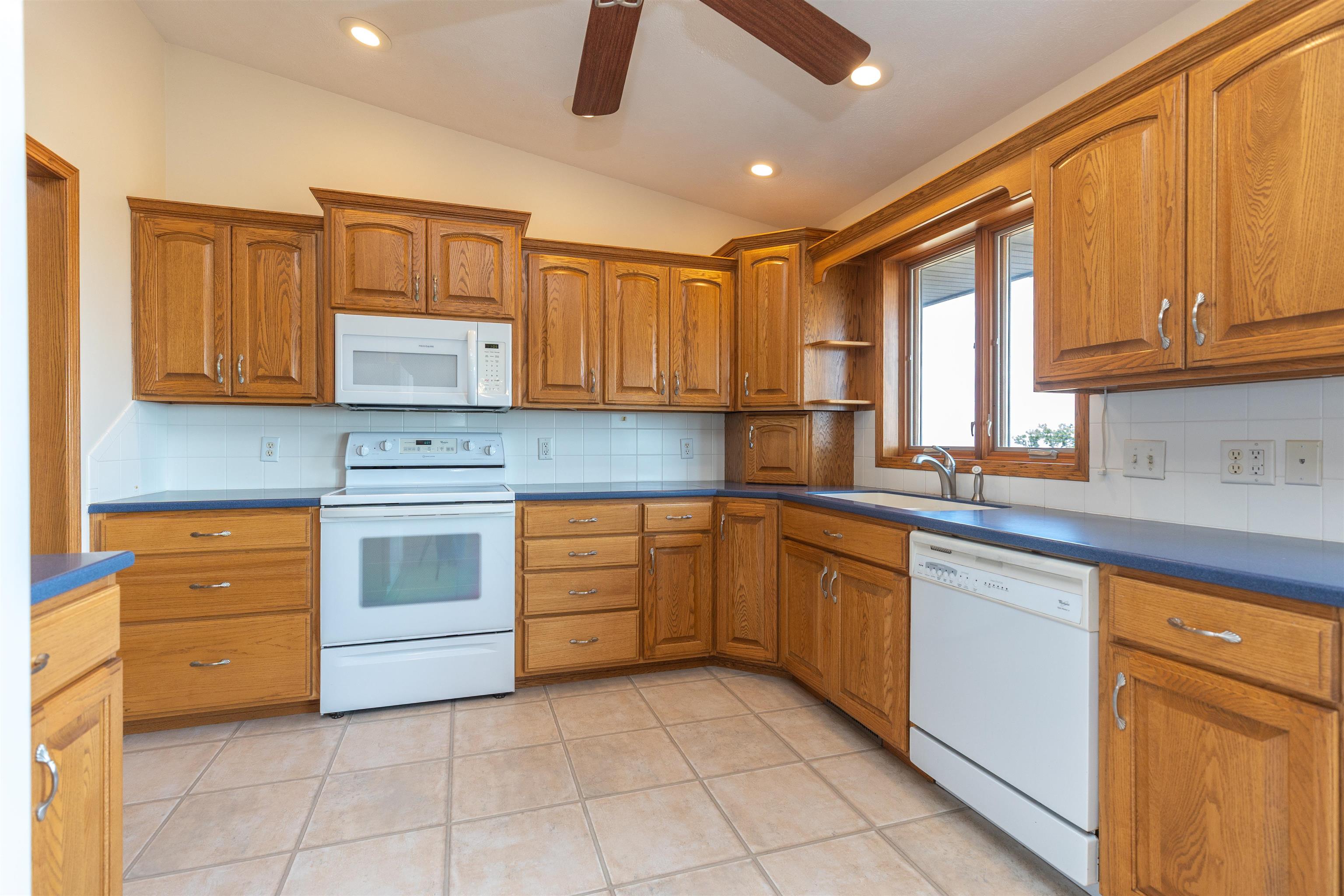 3913 W Farrelly Rd Property Photo 7