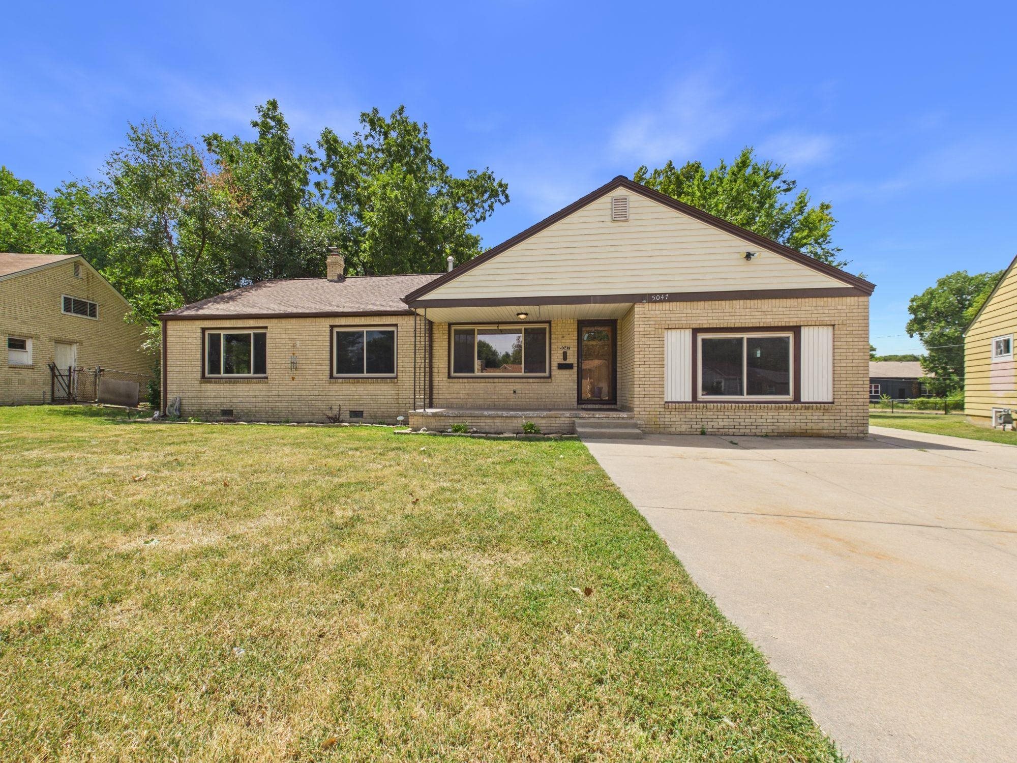 5047 E Morris St Property Photo 1