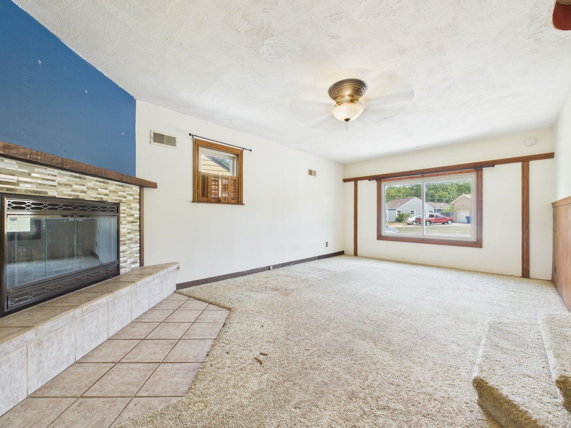 5047 E Morris St Property Photo 6