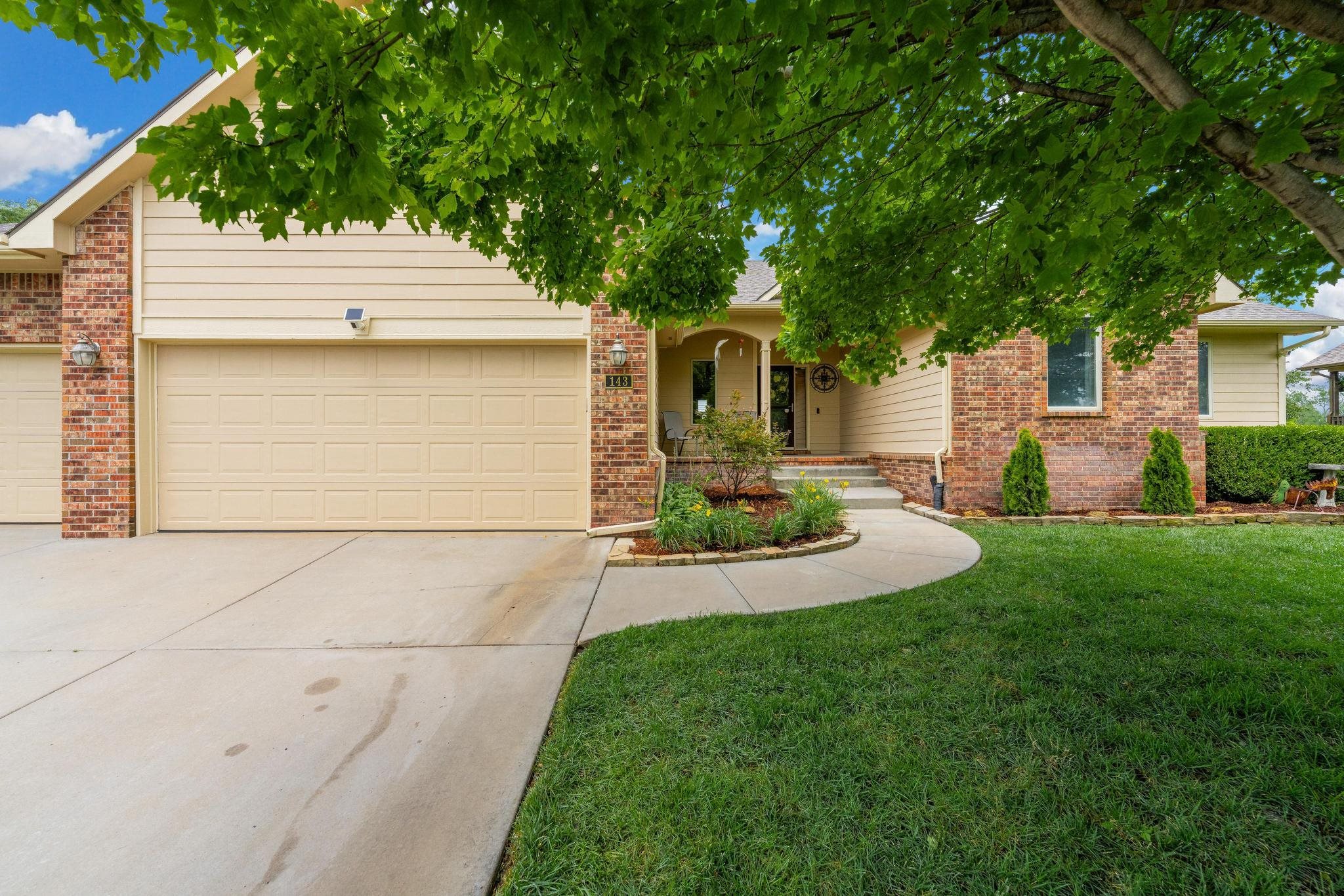 143 S Putter Property Photo 1