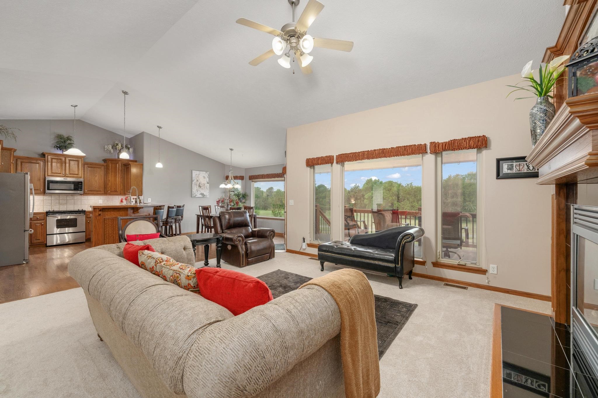 143 S Putter Property Photo 4