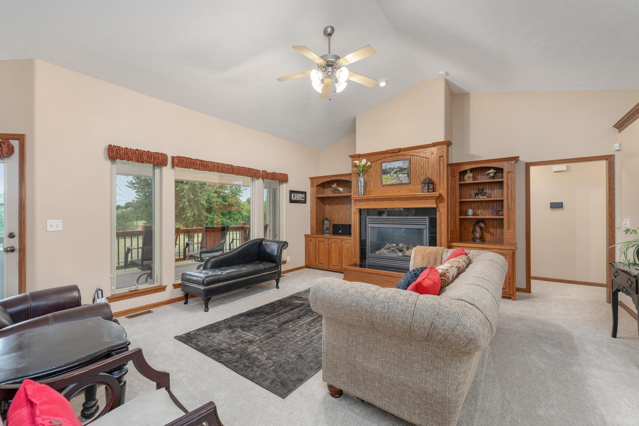 143 S Putter Property Photo 5