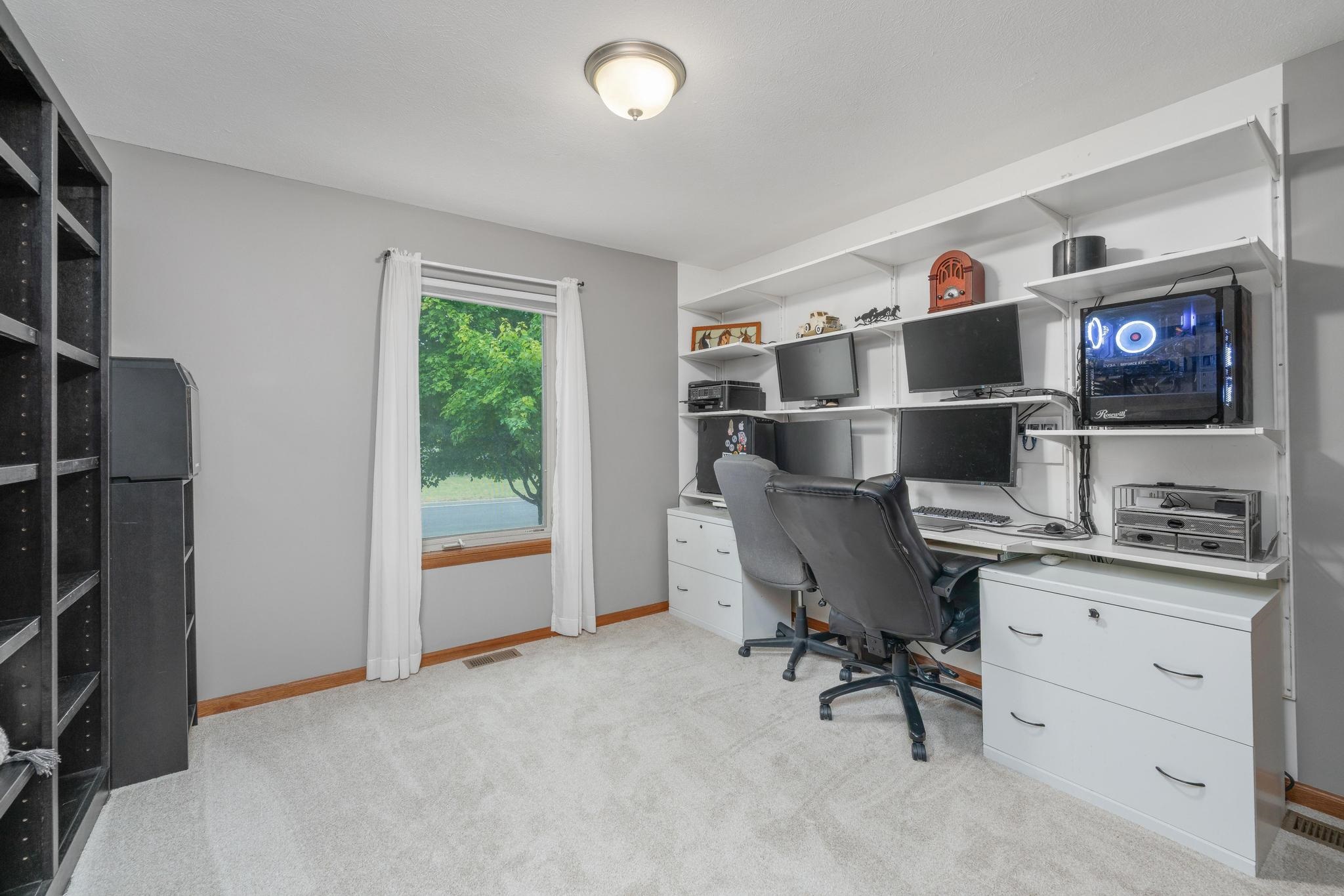 143 S Putter Property Photo 19