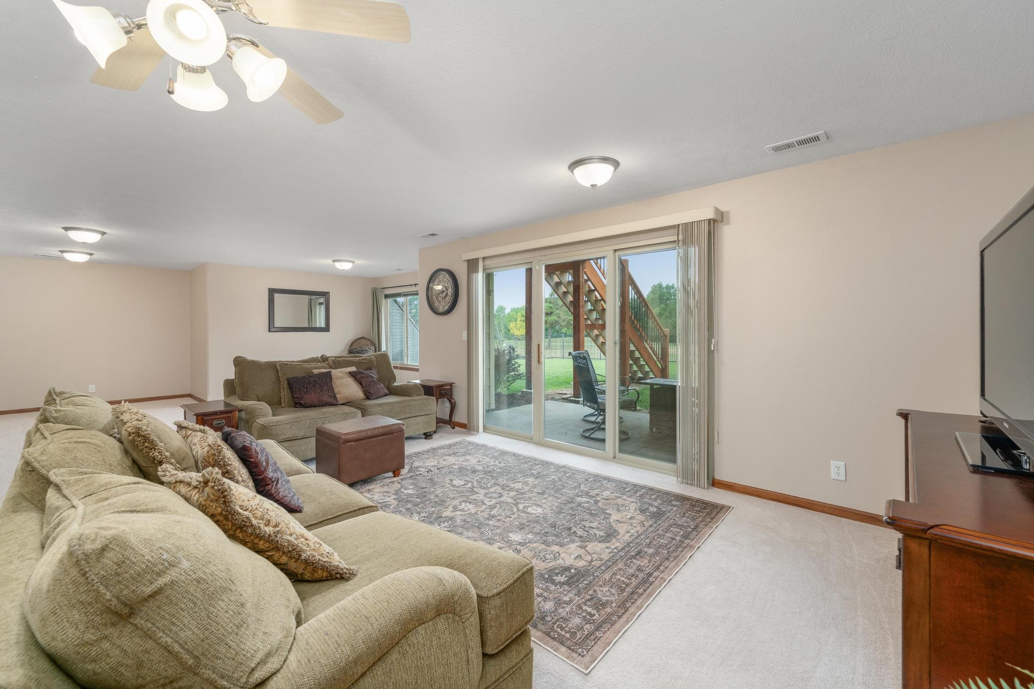 143 S Putter Property Photo 23