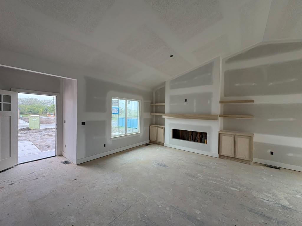 5914 Plumthicket St Property Photo 3