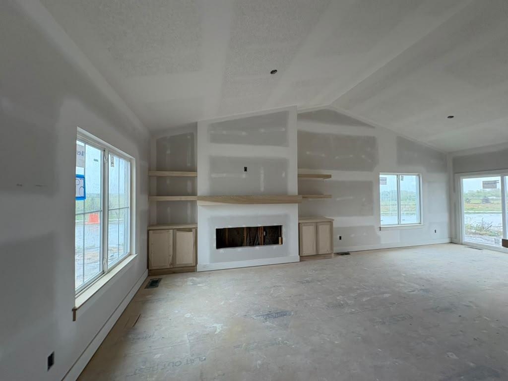 5914 Plumthicket St Property Photo 4