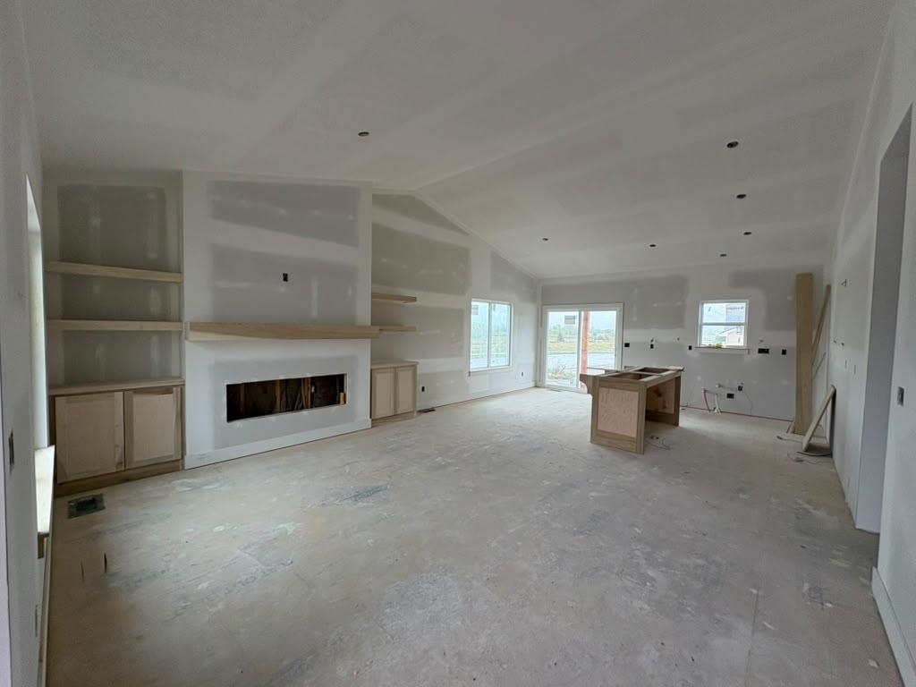 5914 Plumthicket St Property Photo 5