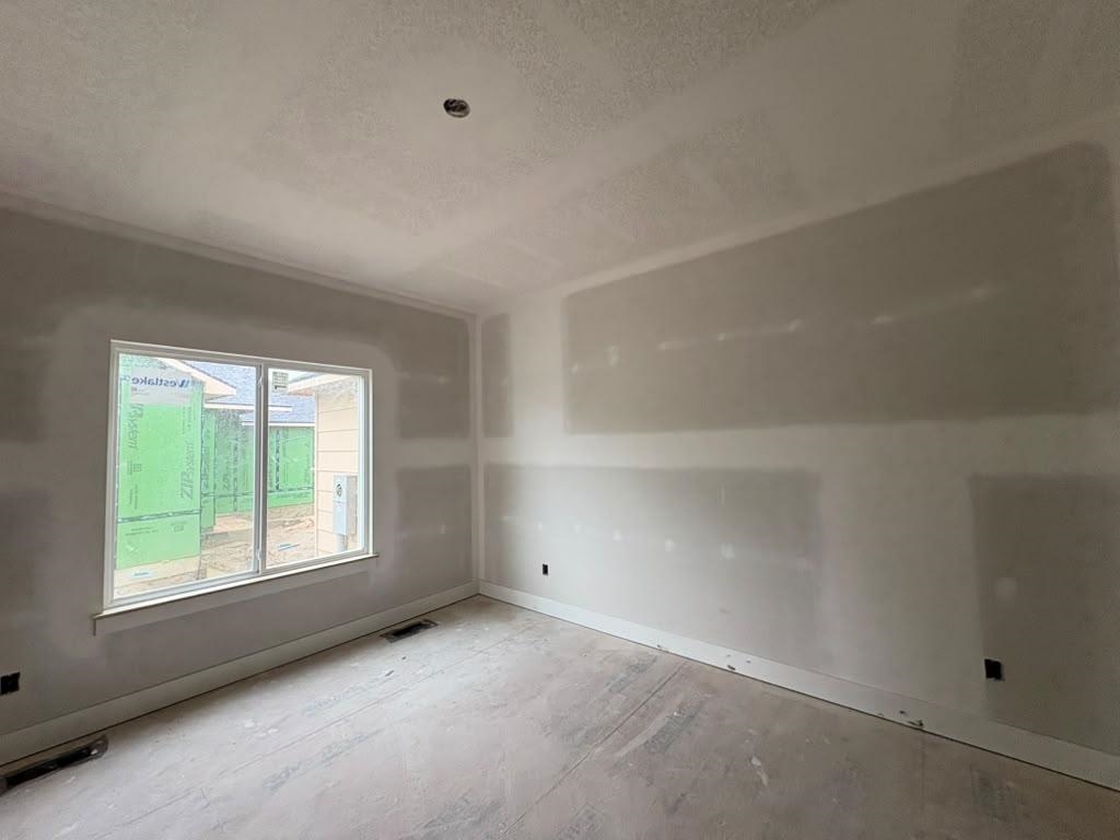 5914 Plumthicket St Property Photo 10