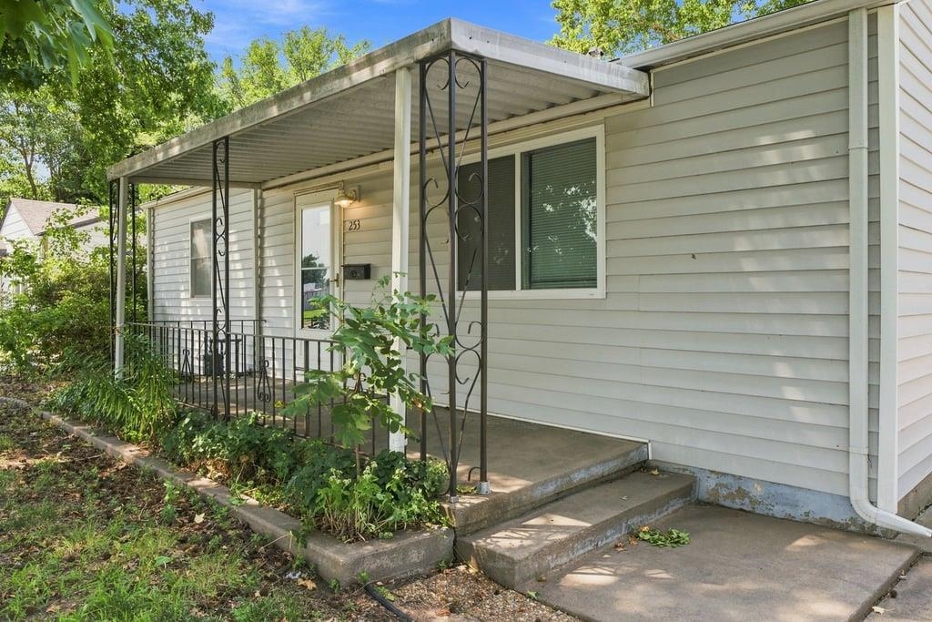 253 N Nelson Ave. Property Photo 5