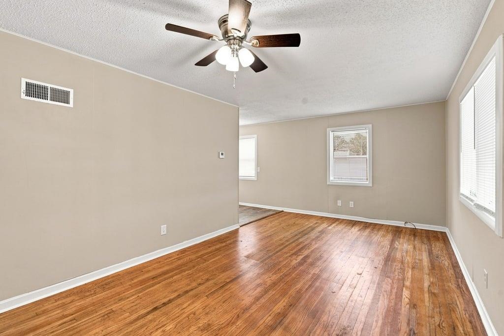 253 N Nelson Ave. Property Photo 7