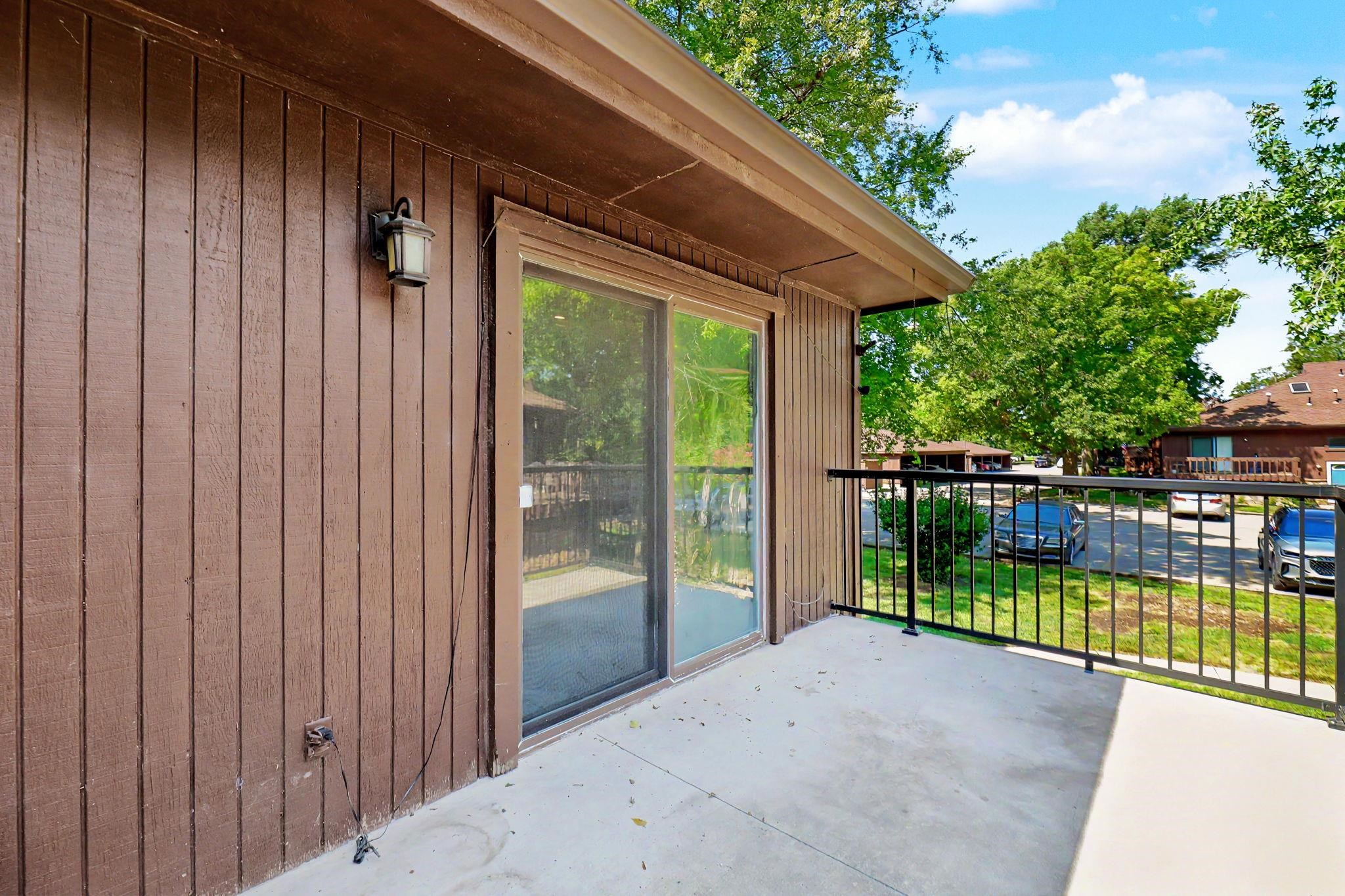 2421 S Yellowstone Property Photo 33
