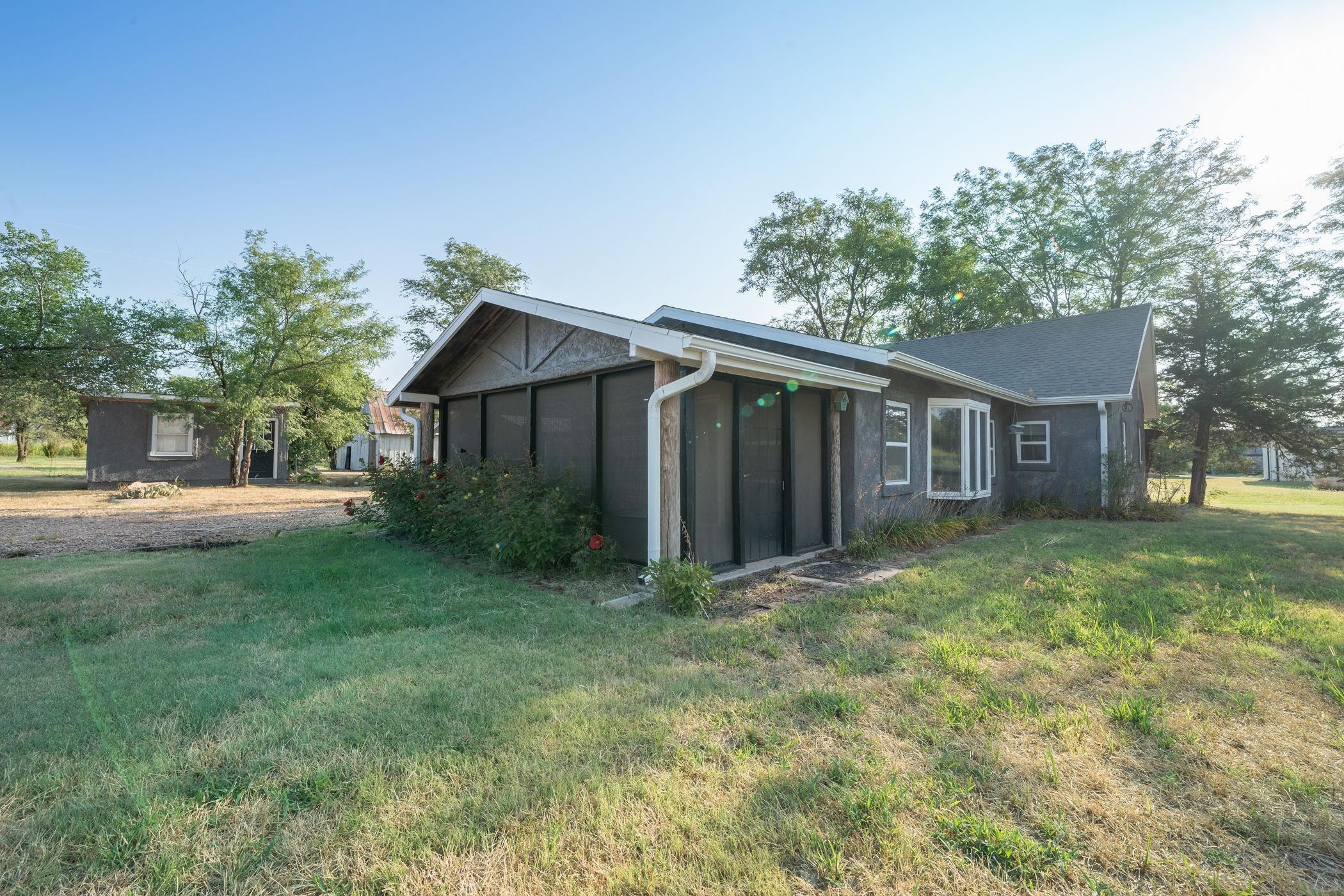 2634 Se Viney Ave Property Photo 2