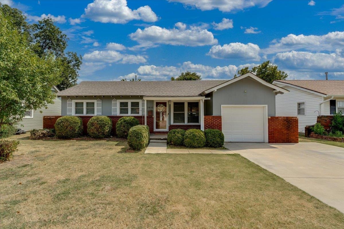 1415 W Lydia Property Photo 2
