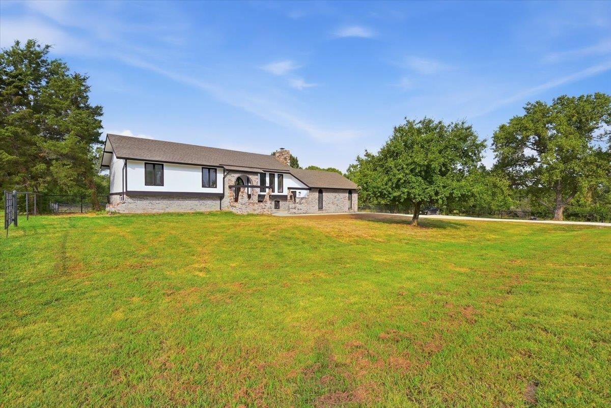 11 Pony Meadows Dr Property Photo 1
