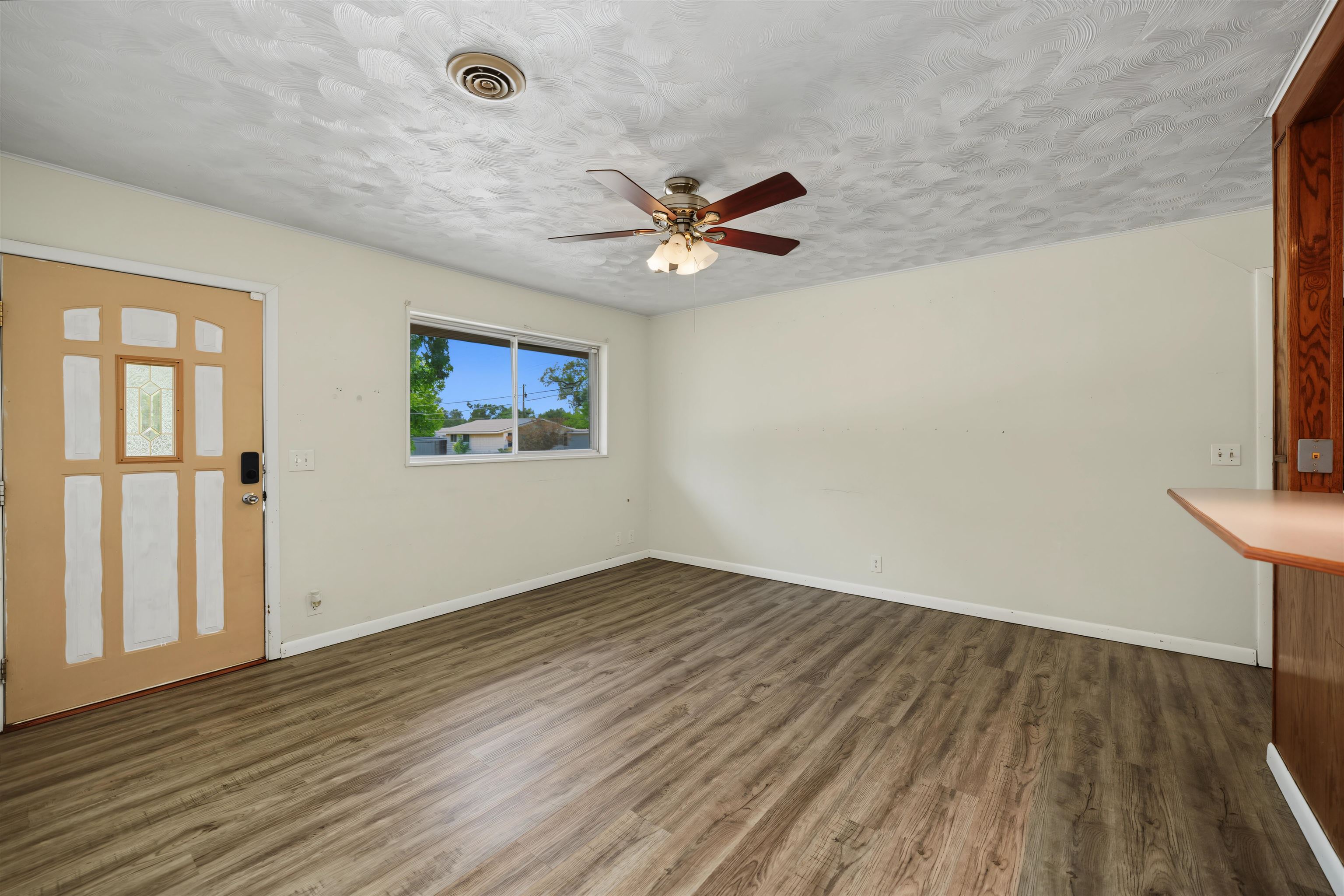 2021 Kenny Ave Property Photo 10