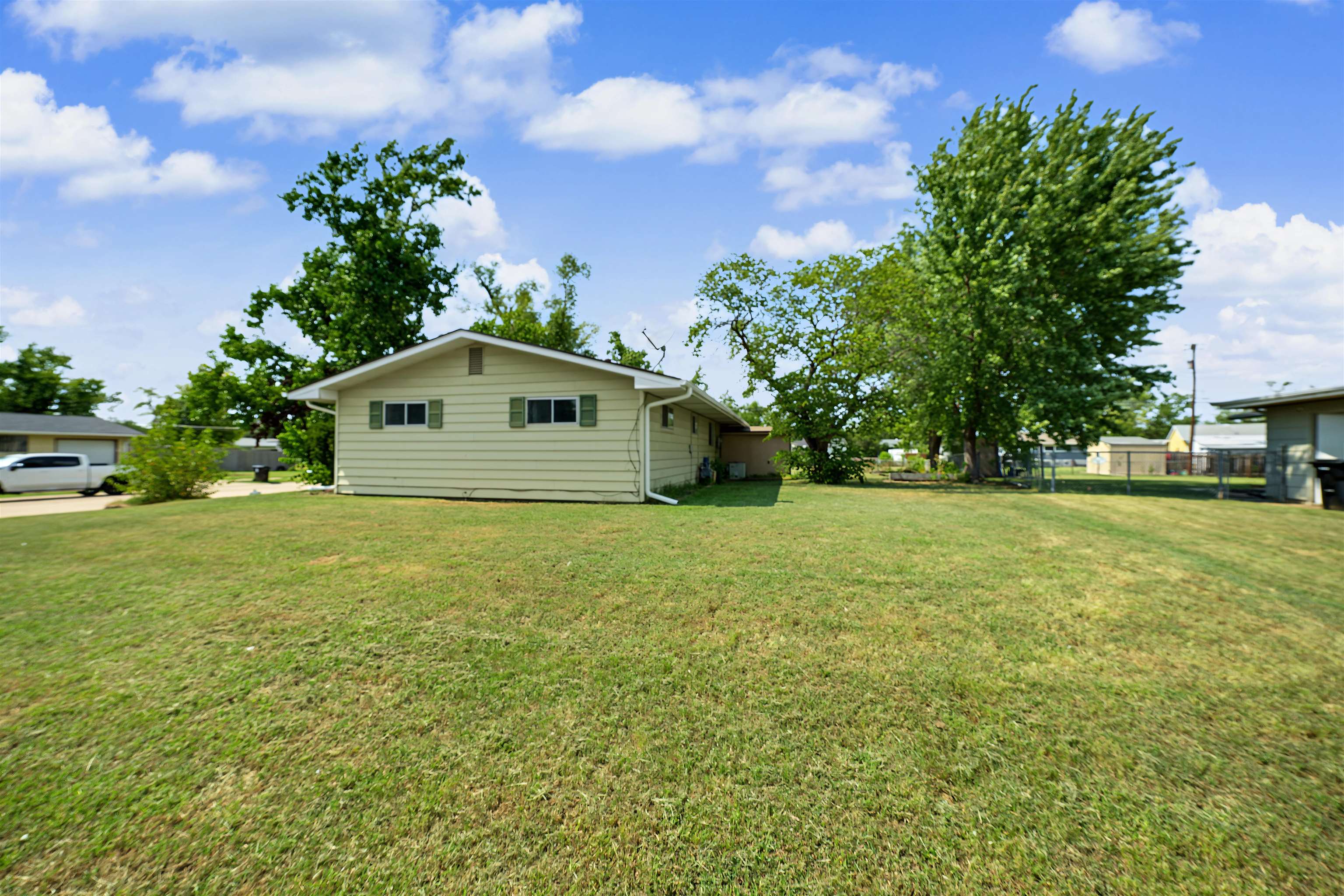 2021 Kenny Ave Property Photo 17