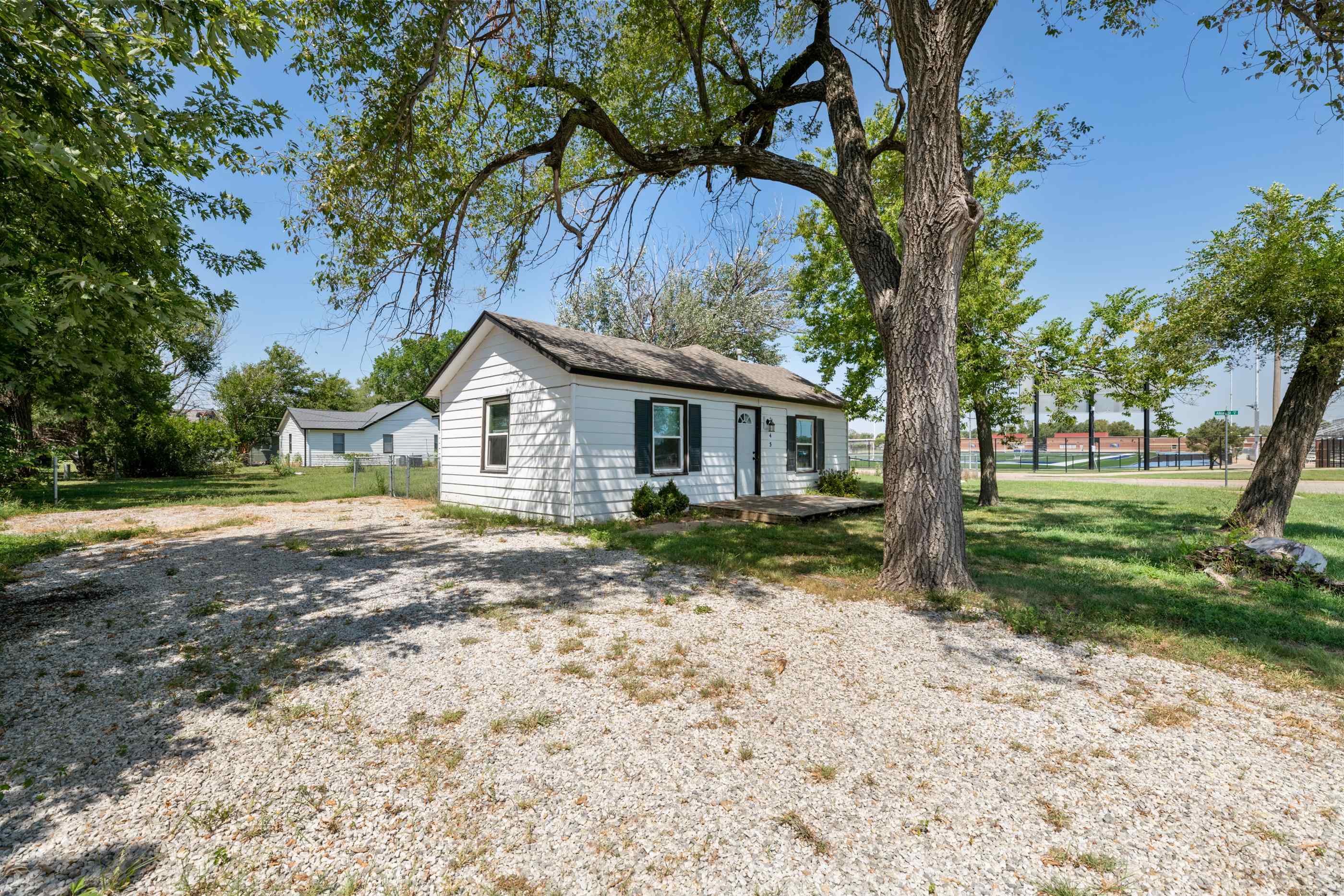 1645 N Main Property Photo 2